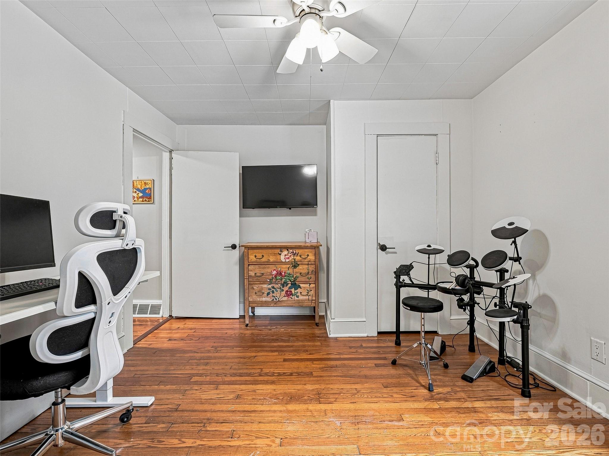 6 Bradford Circle Property Photo 16
