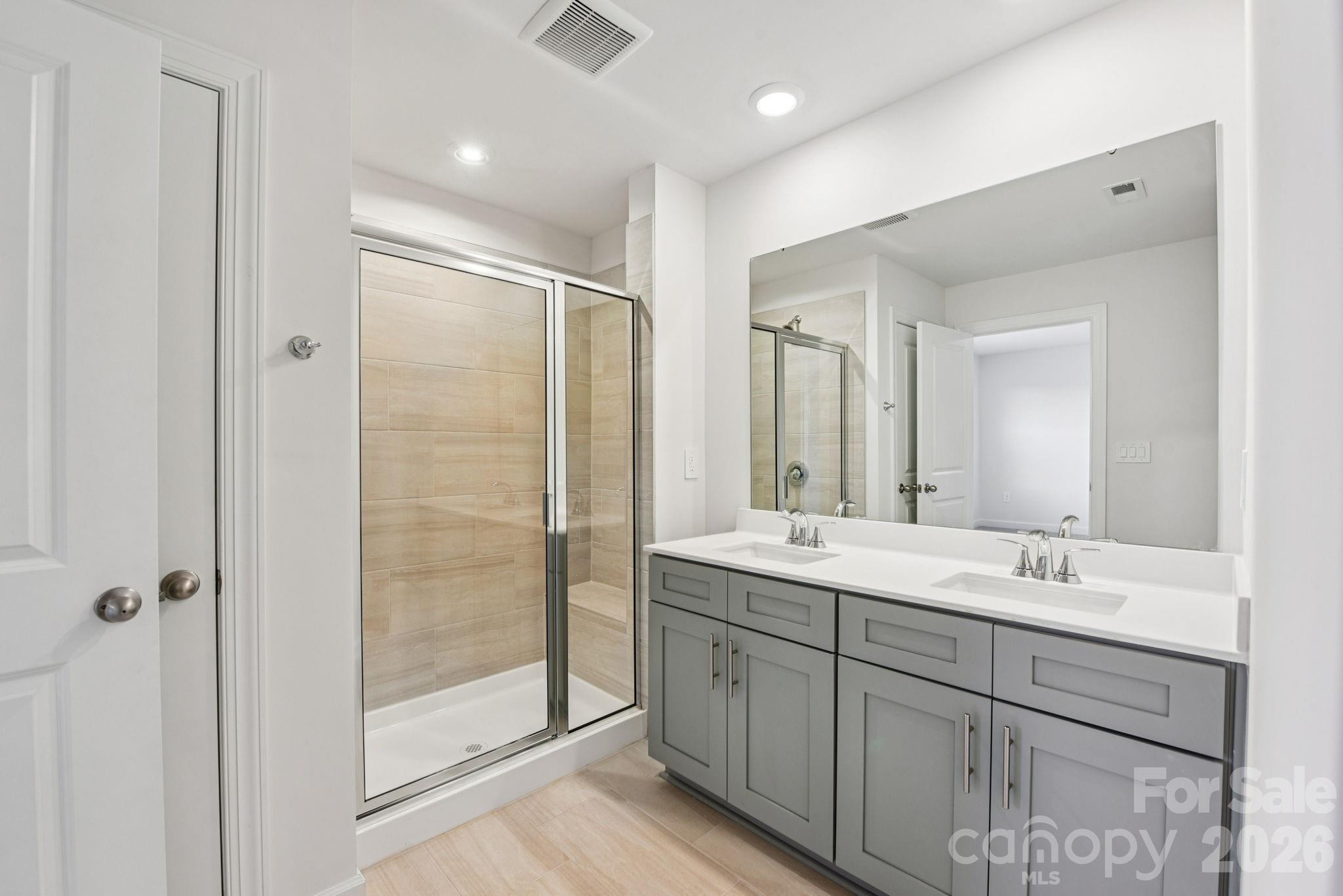 7275 Yardley Street Property Photo 7