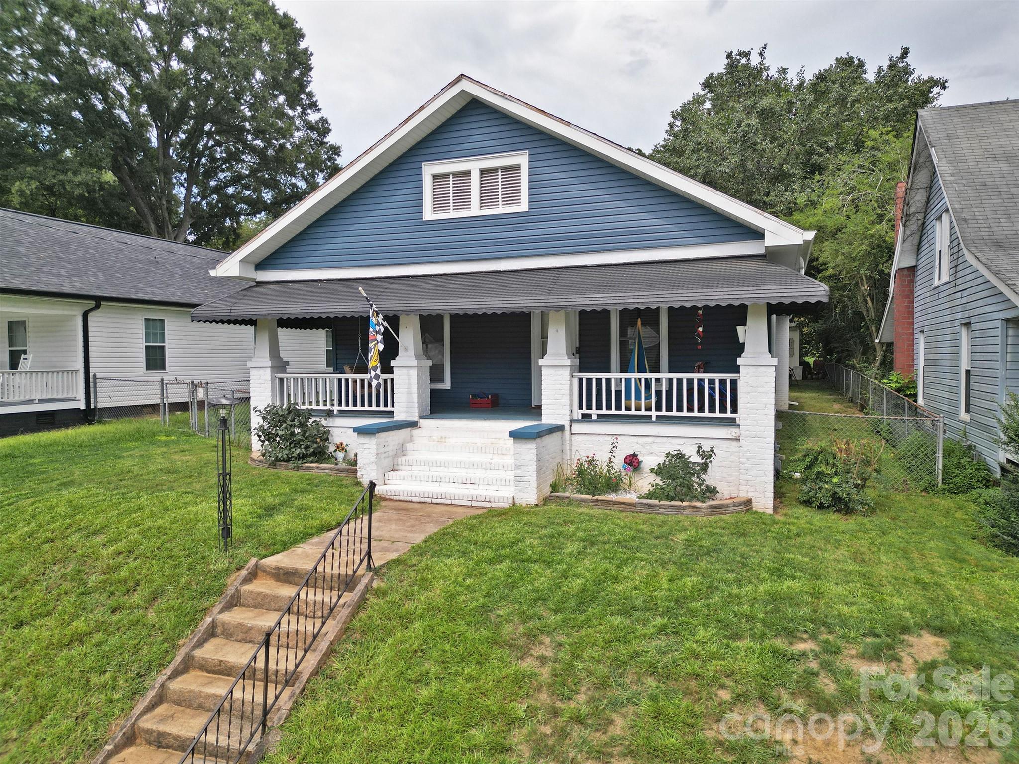 702 5th Street Property Photo 1
