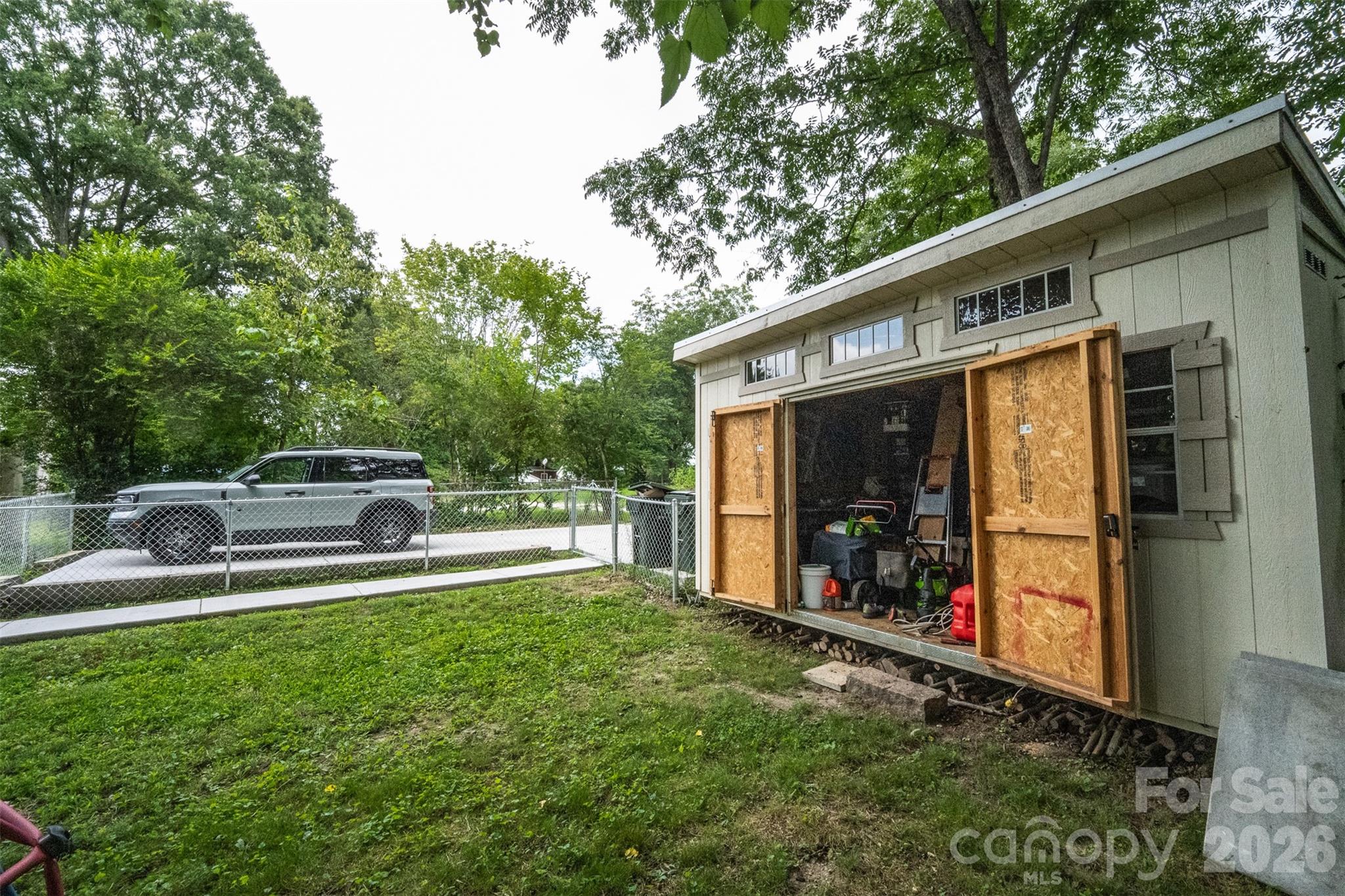 702 5th Street Property Photo 14