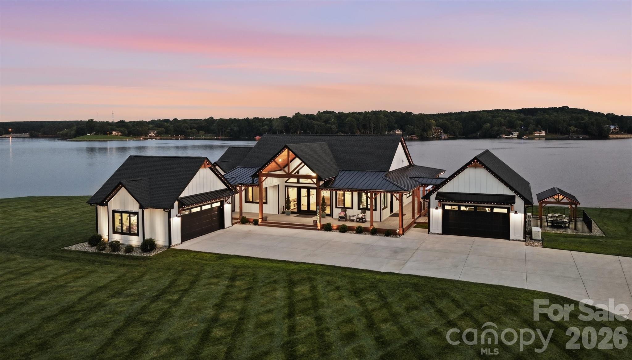 698 Sam Poole Lane Property Photo 1