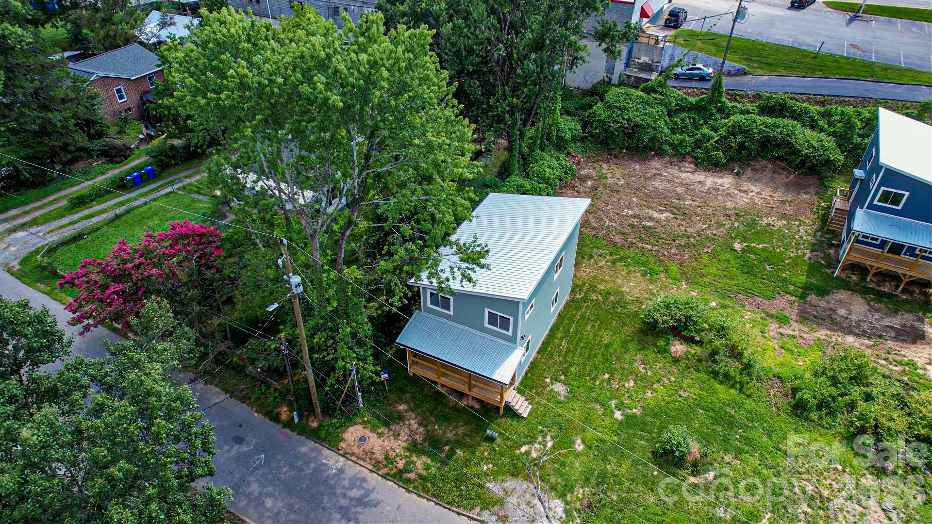 700 Reed Street 700, 692 & 12 Property Photo 10