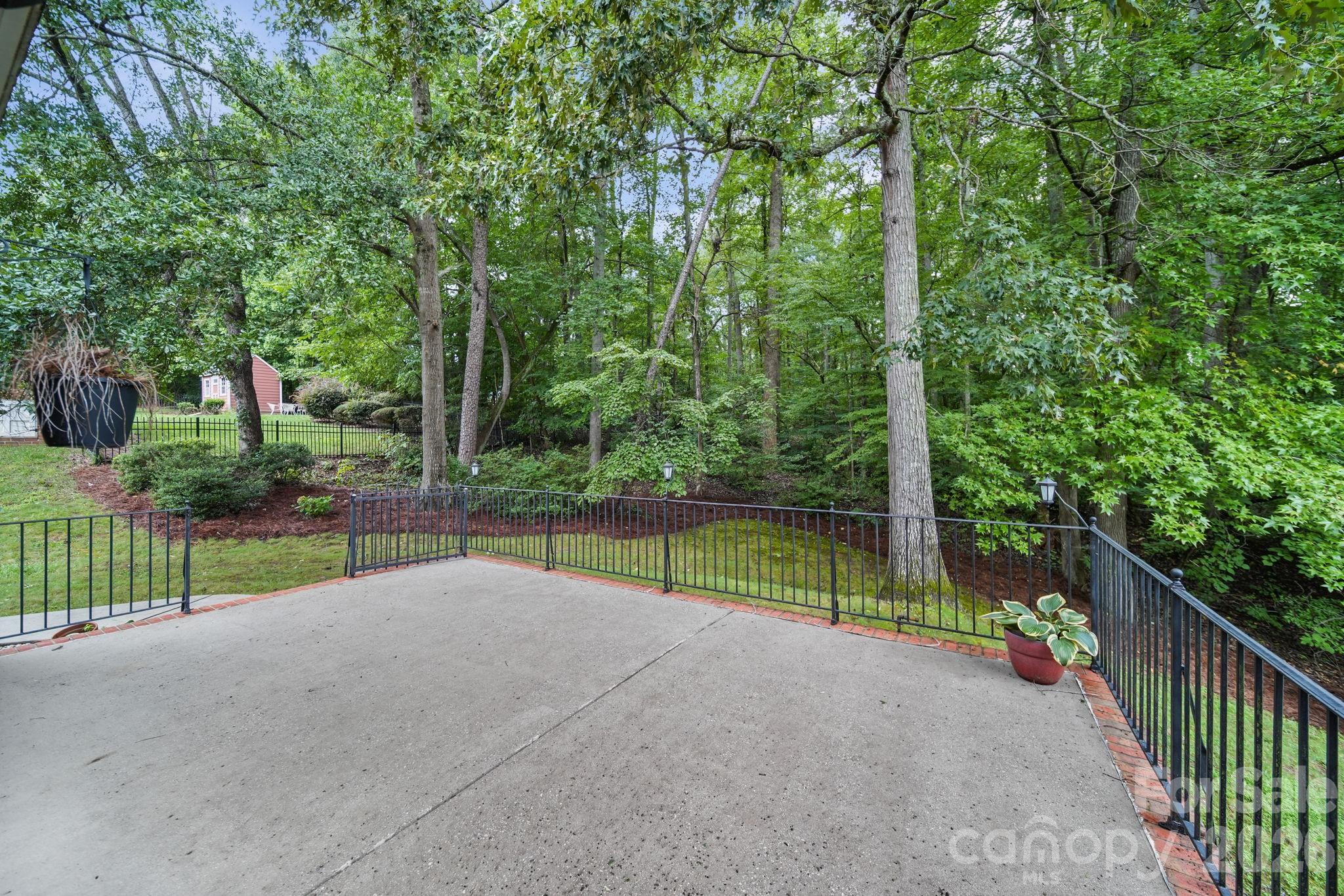3489 Fieldstone Drive Property Photo 31