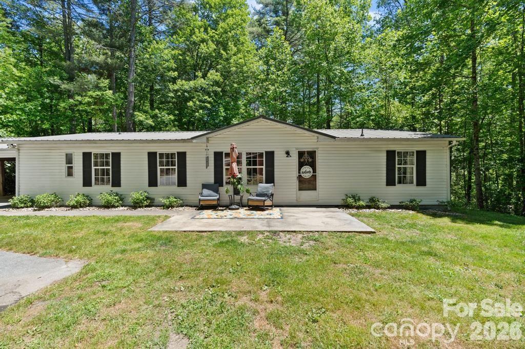 122 Fallswood Court Property Photo 2
