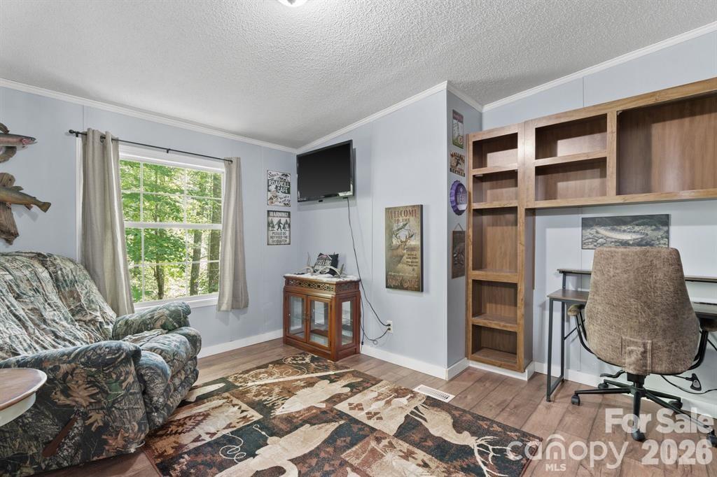 122 Fallswood Court Property Photo 8