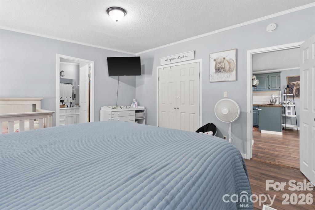 122 Fallswood Court Property Photo 17