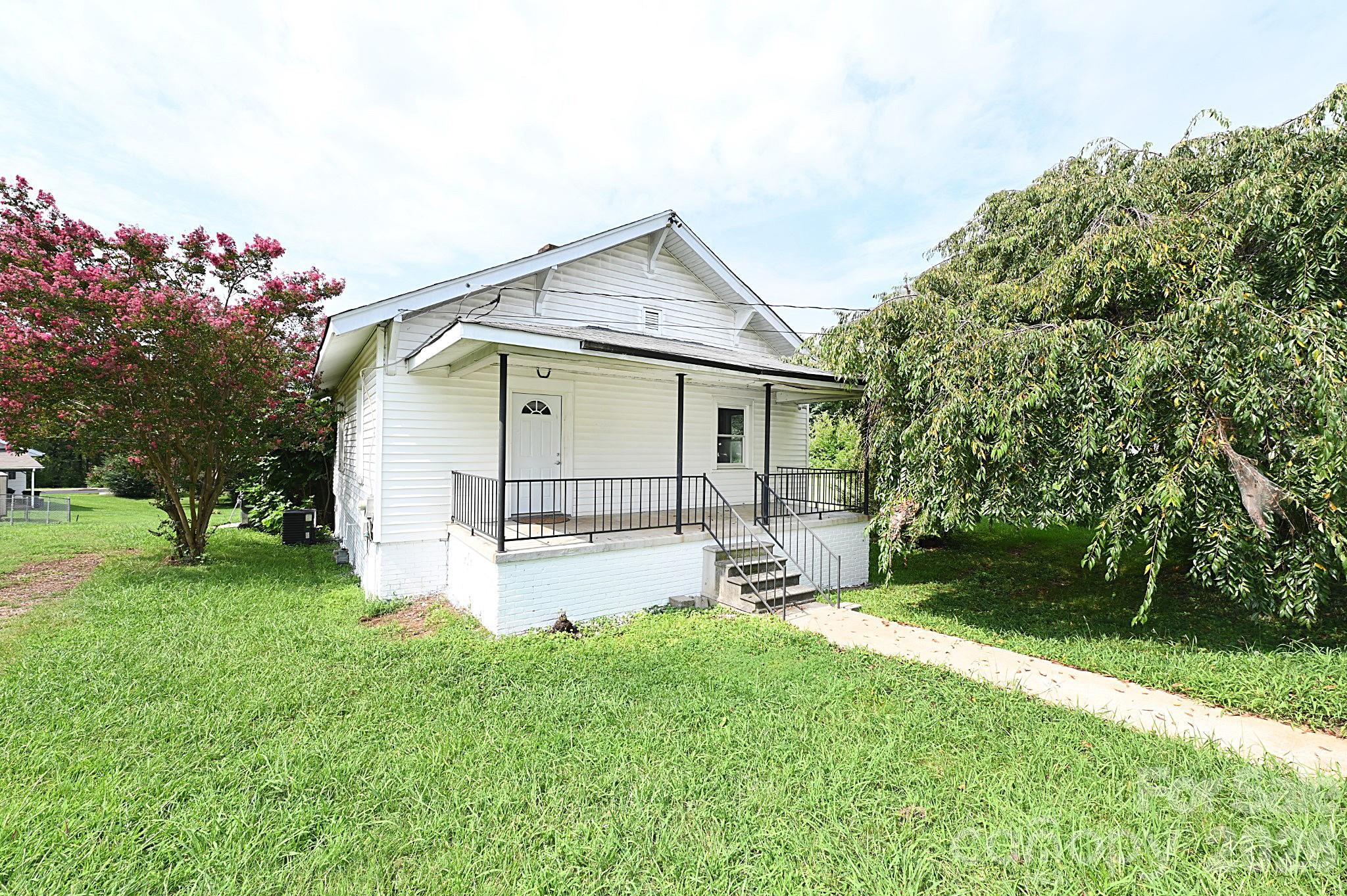 1632 C Avenue Property Photo 1
