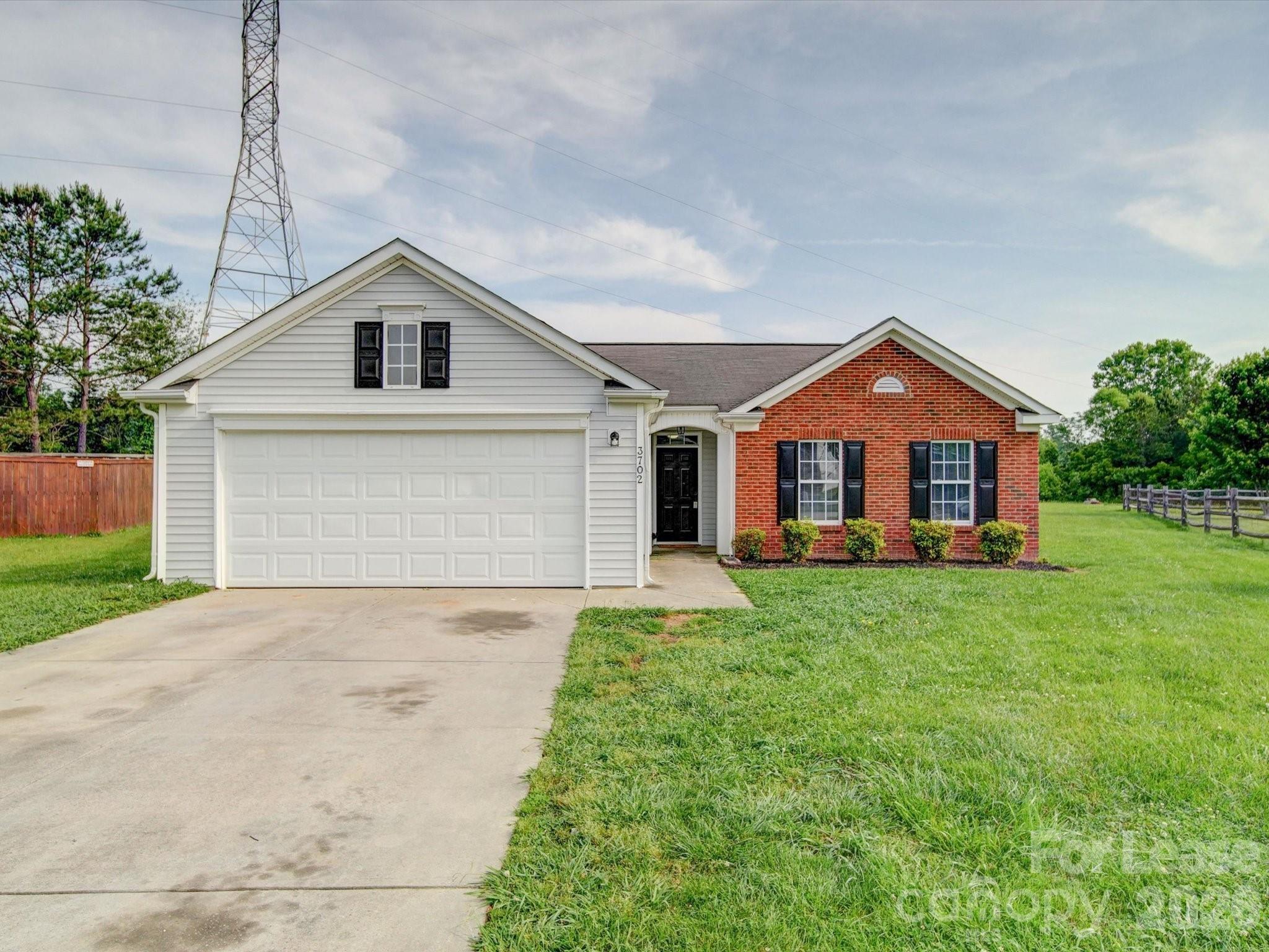 3702 Cardinal Bluff Lane Property Photo 3