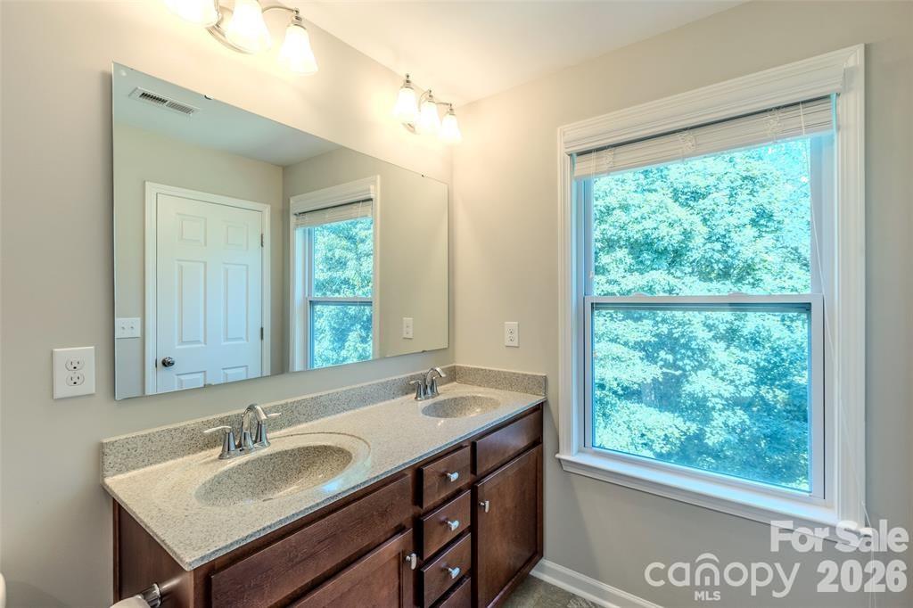 2628 Courtland Drive Property Photo 10