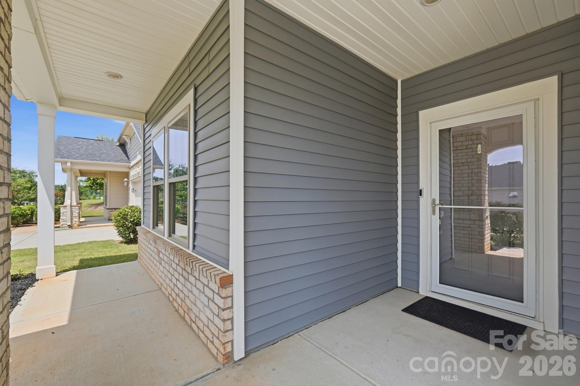 9423 Festival Way Property Photo 4