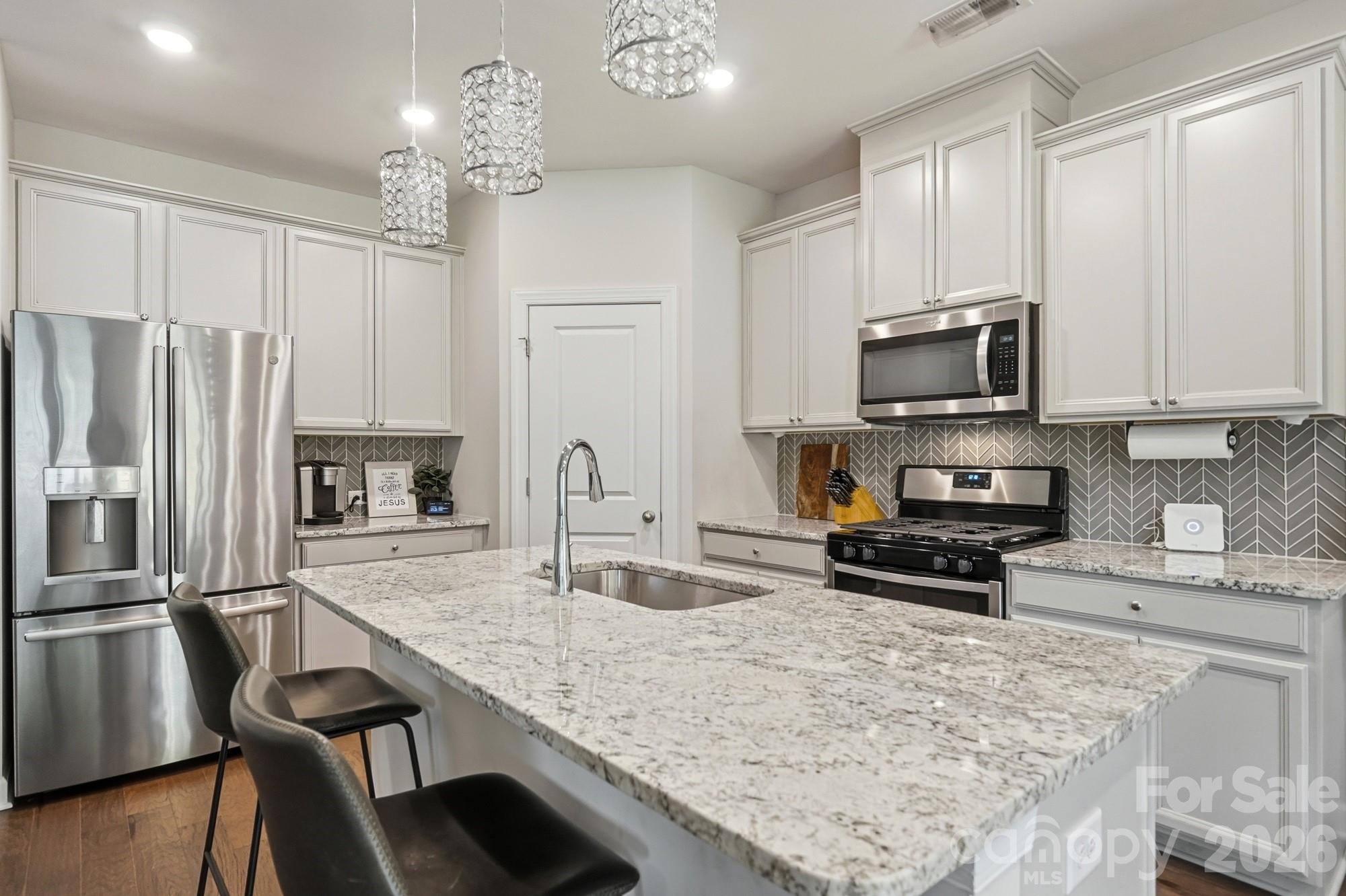 9423 Festival Way Property Photo 6