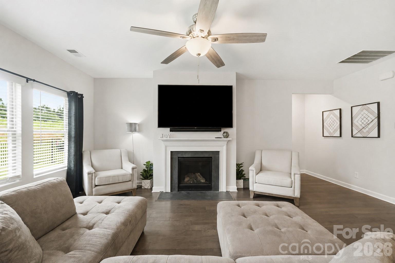 9423 Festival Way Property Photo 7