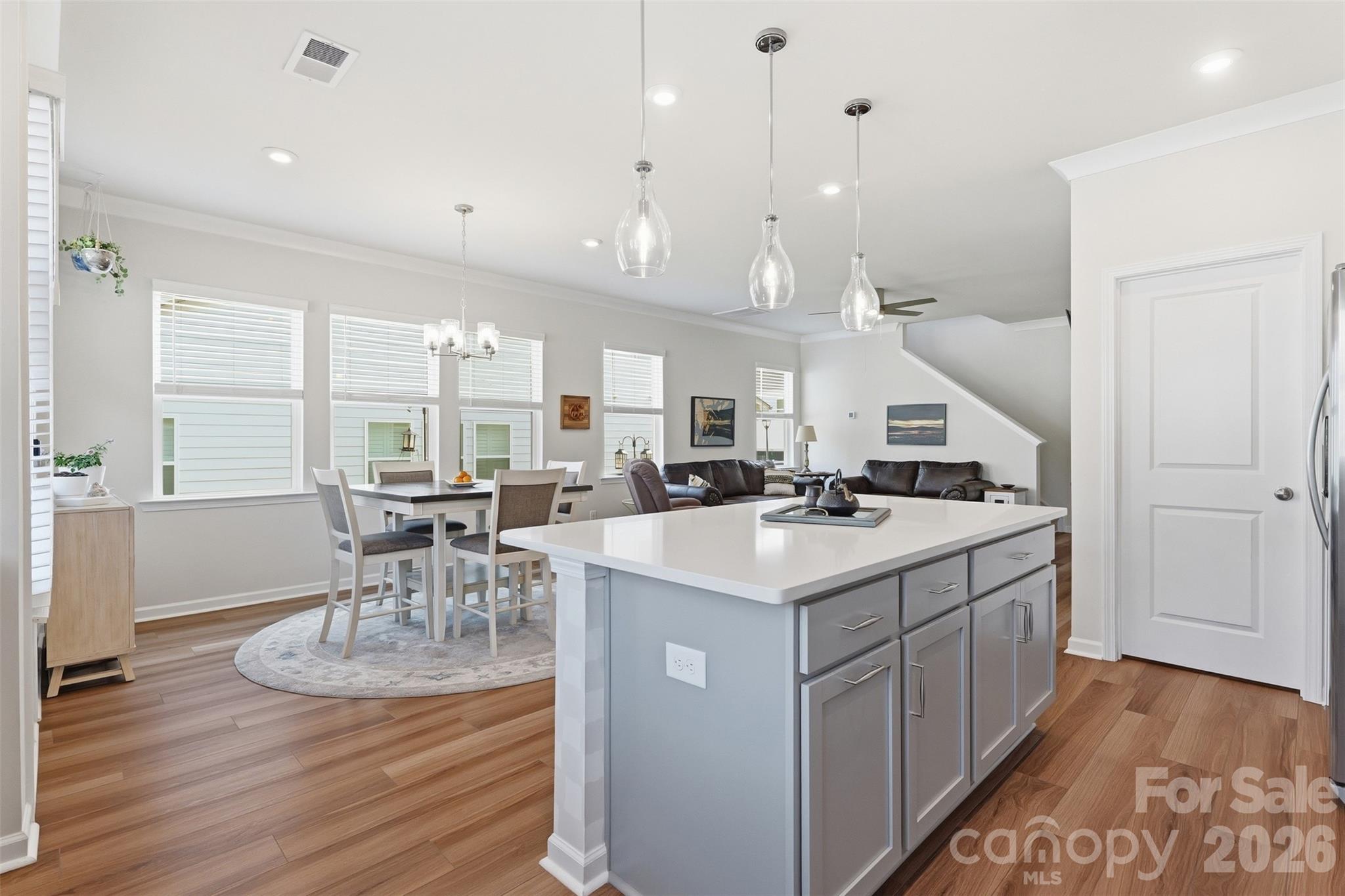 5930 Mantle Way Property Photo 4
