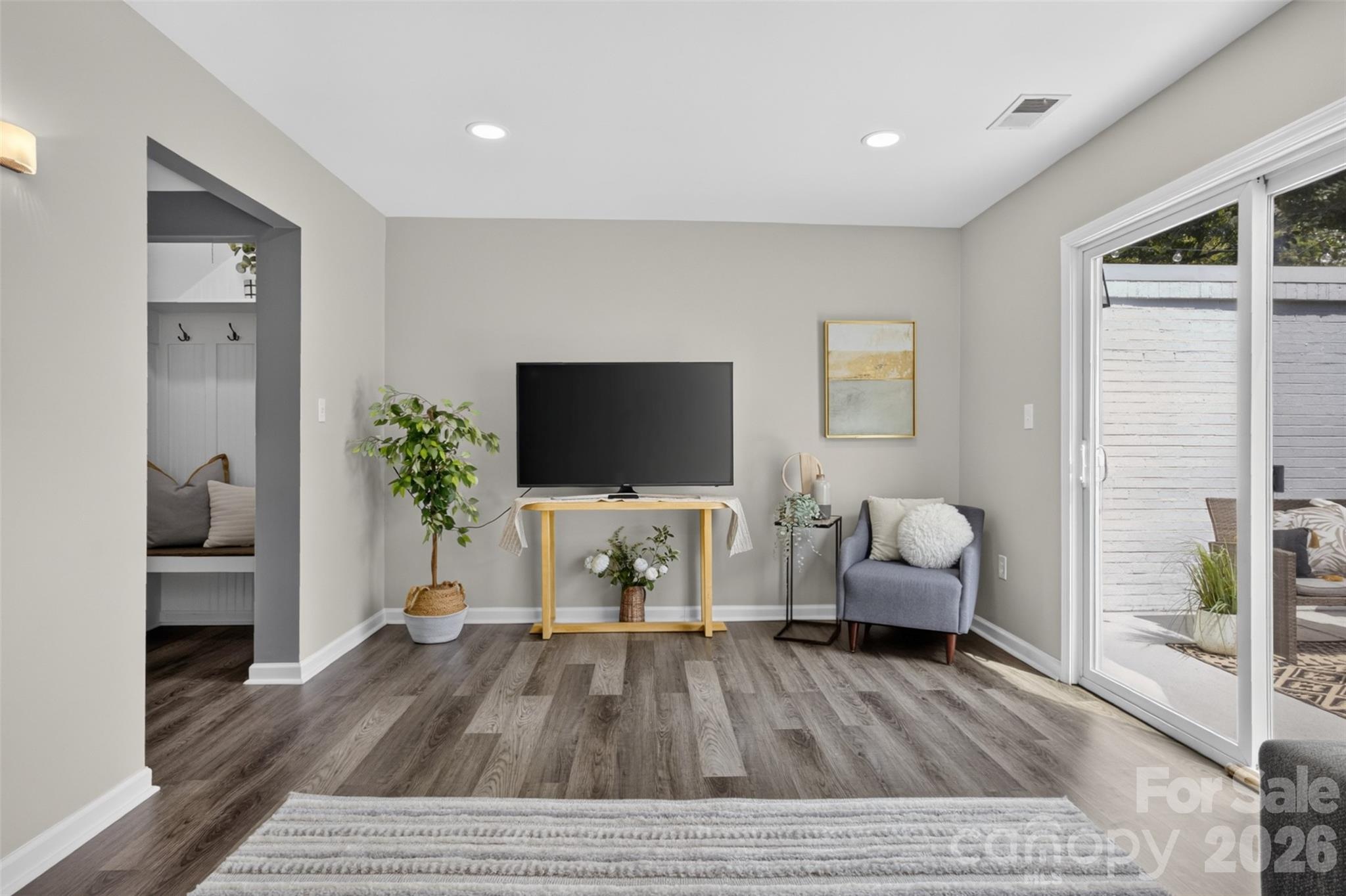 8093 Regent Park Lane Property Photo 13
