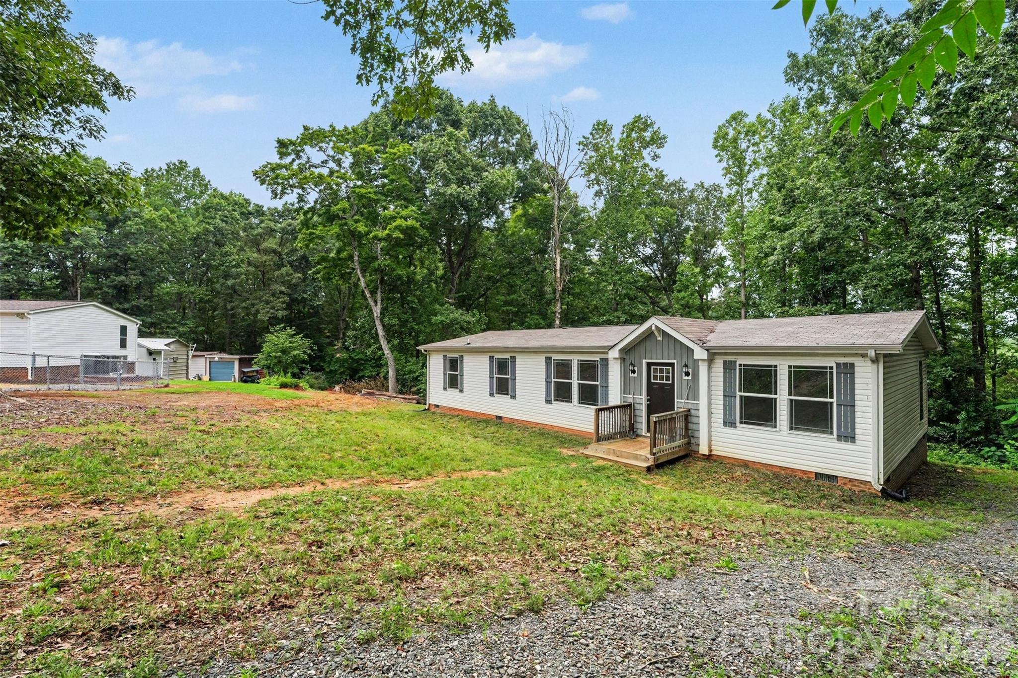 2998 Wilderness Trace Property Photo 2