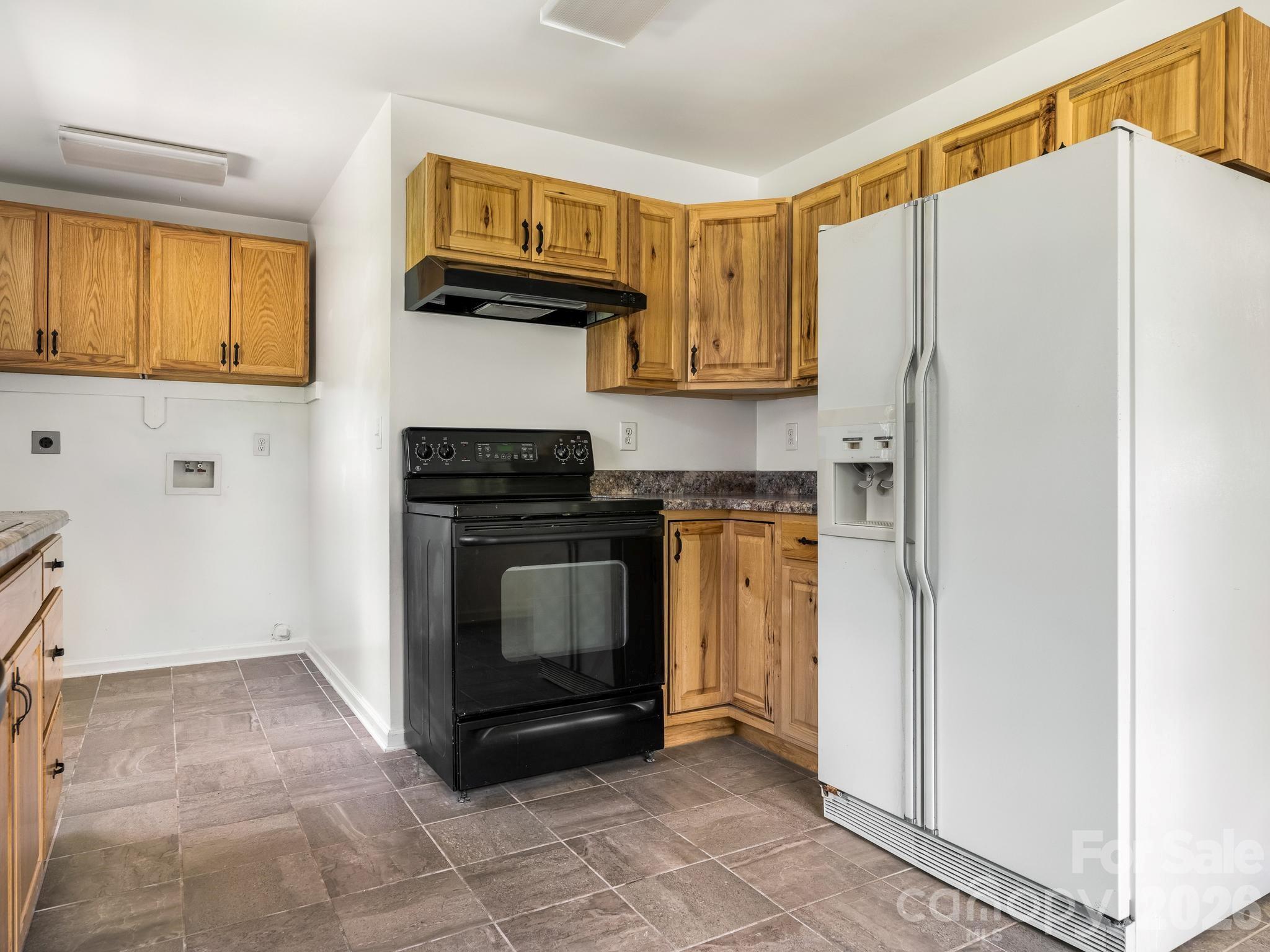 118 Leonard Street 25 Property Photo 8