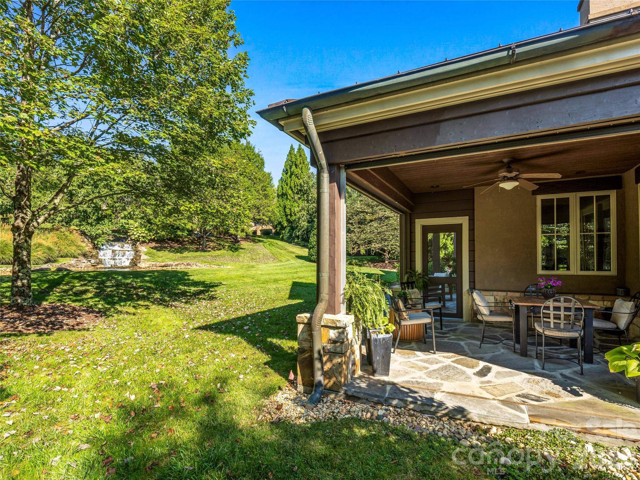 583 Walnut Valley Parkway Property Photo 11