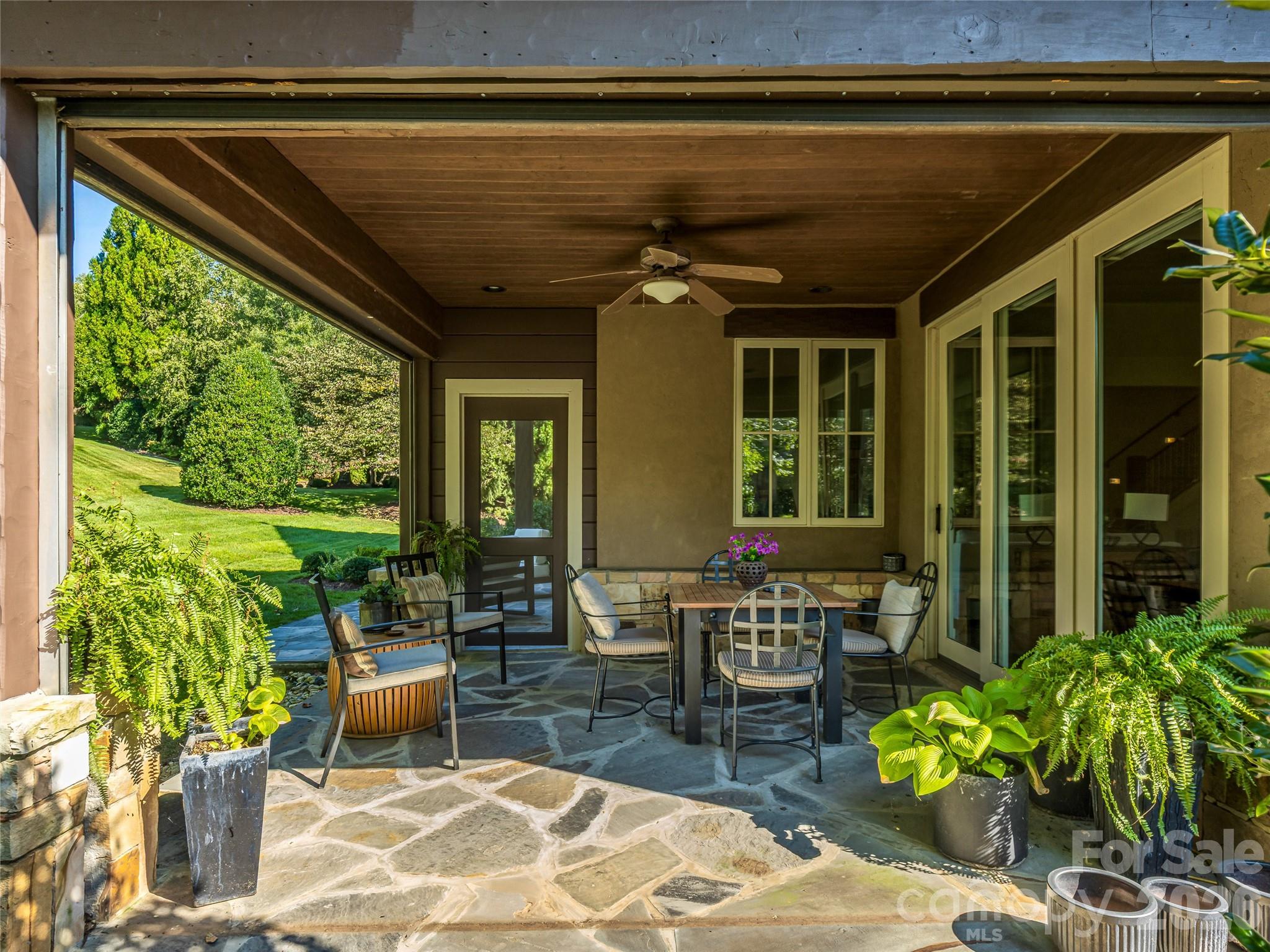 583 Walnut Valley Parkway Property Photo 12