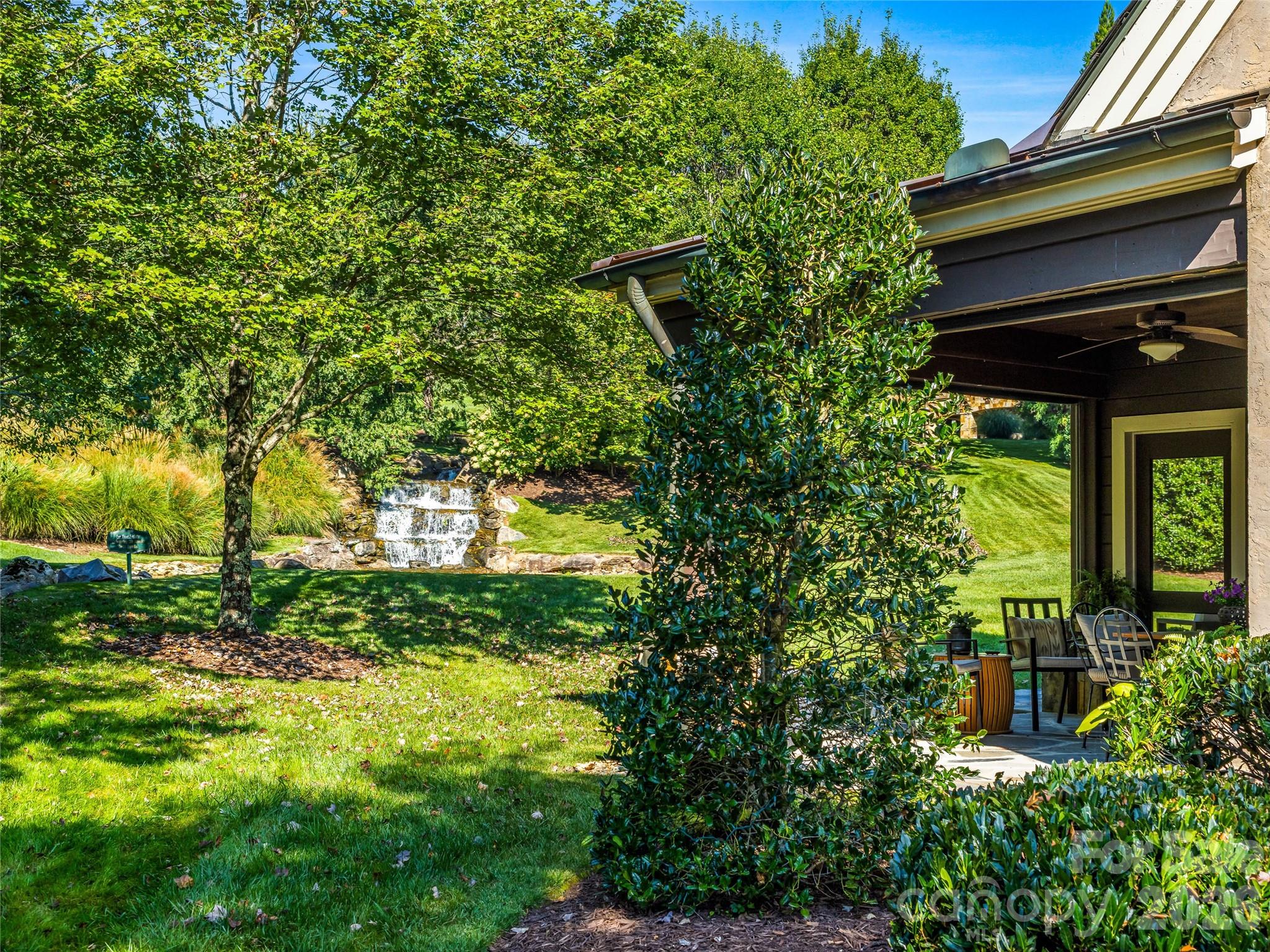 583 Walnut Valley Parkway Property Photo 16