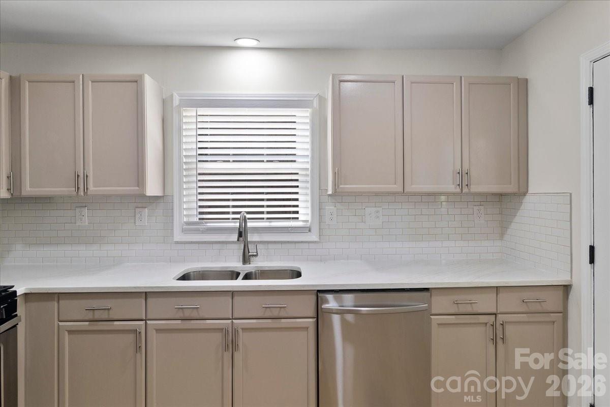 1814 Windham Place Property Photo 9