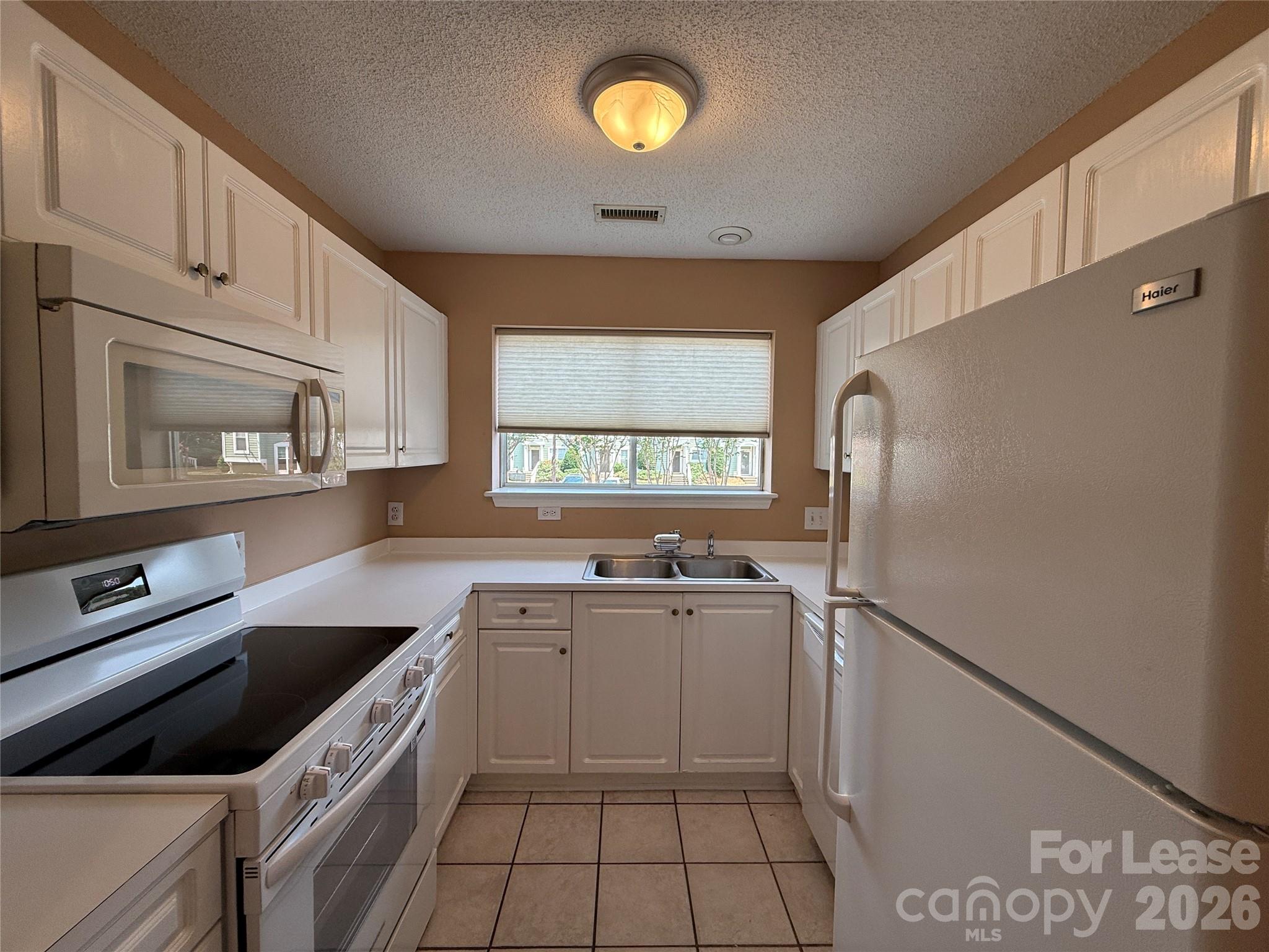17428 Tuscany Lane Property Photo 6