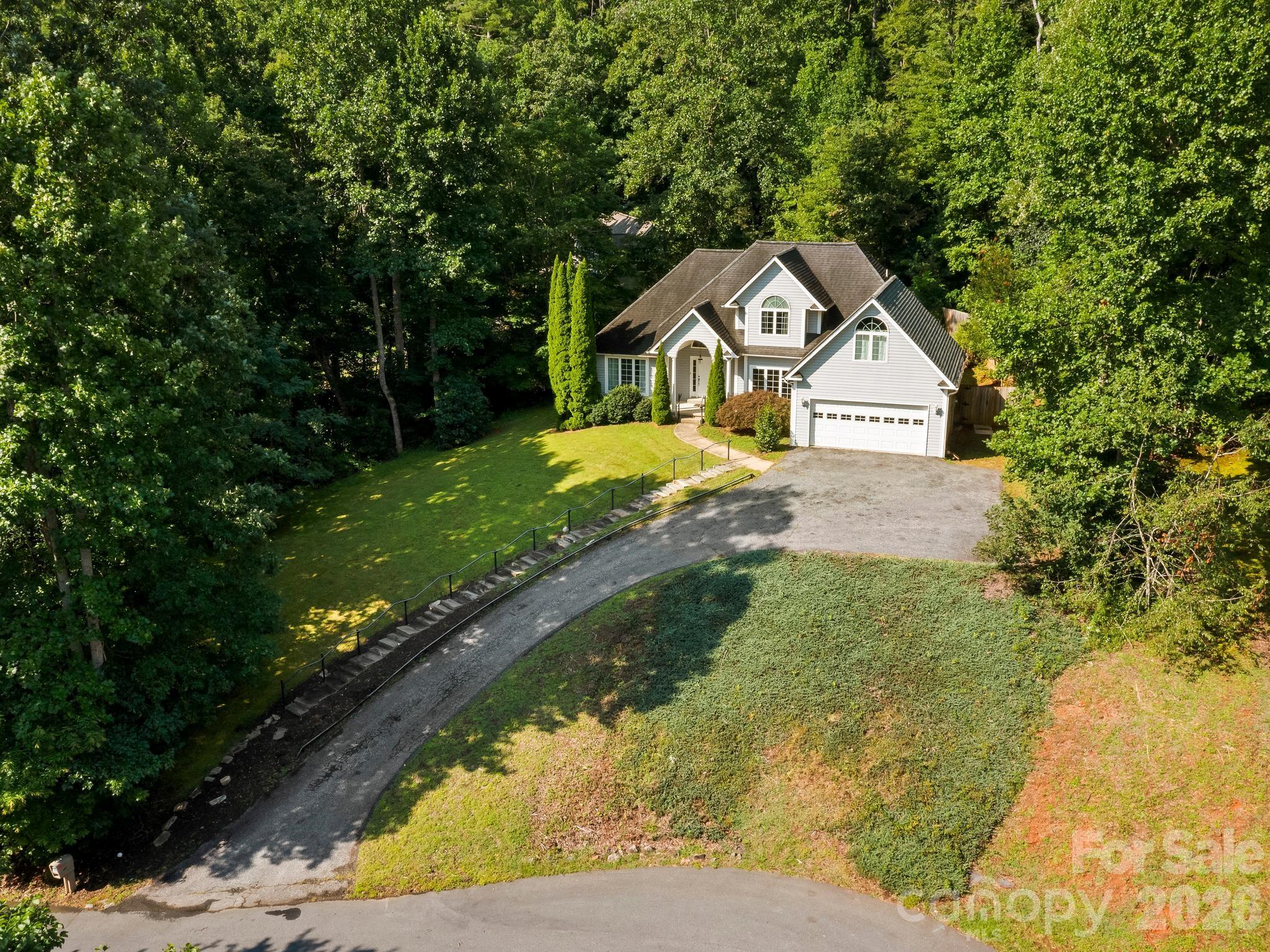 306 Golden Hawk Trail Property Photo 3
