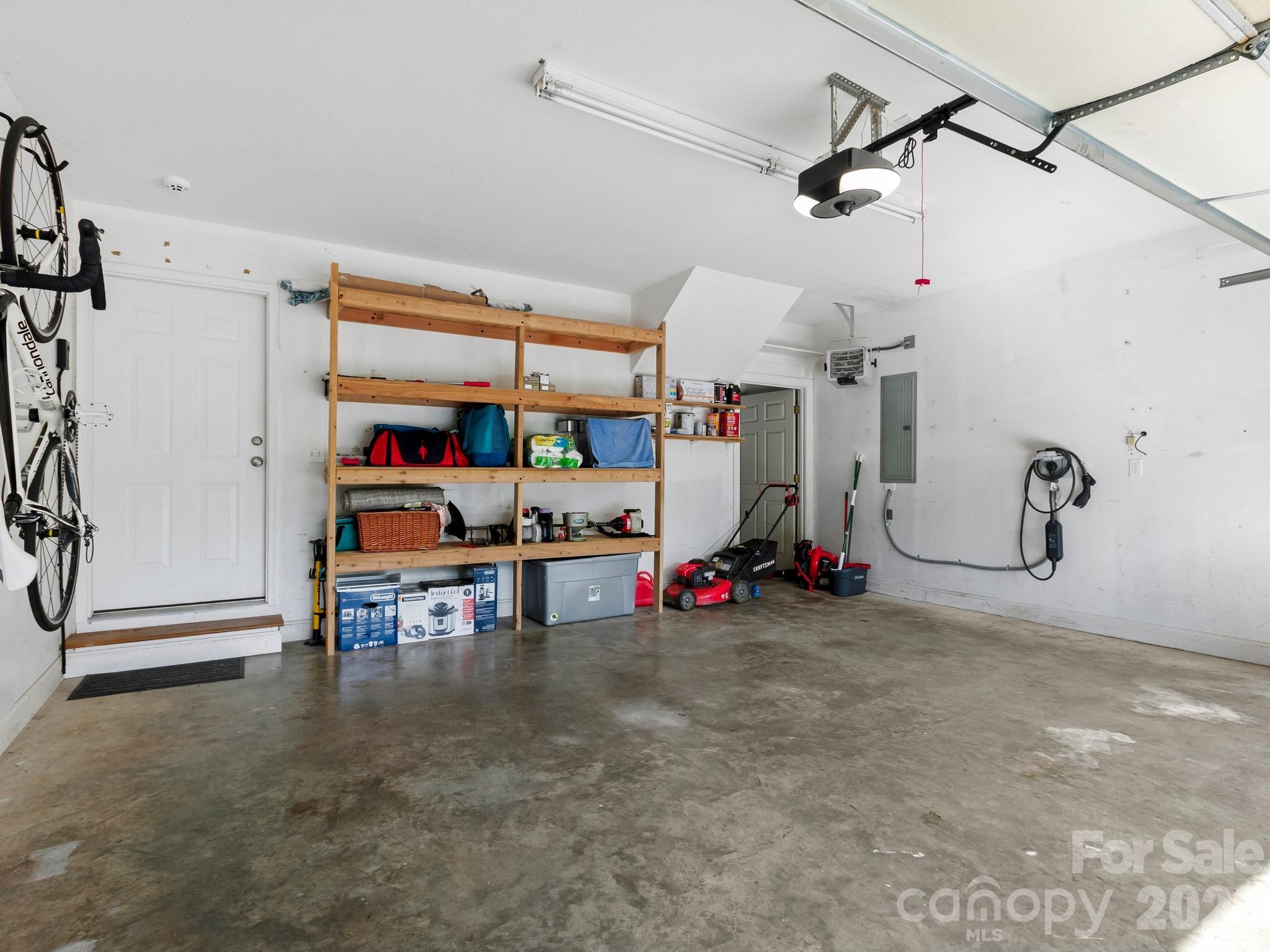 306 Golden Hawk Trail Property Photo 31