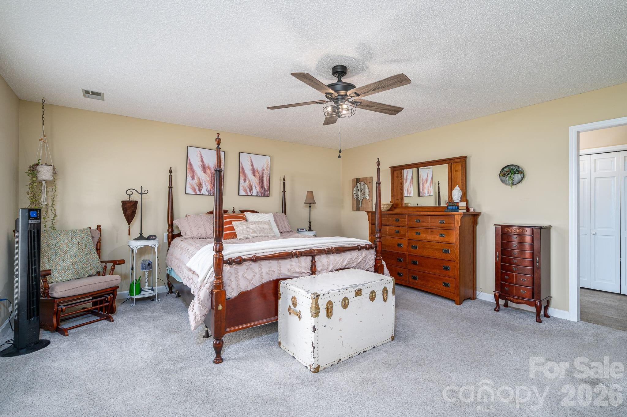1000 Country Club Drive Property Photo 8