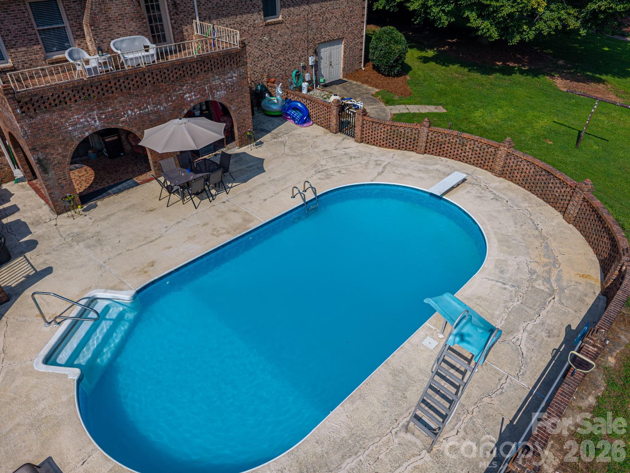 1000 Country Club Drive Property Photo 11