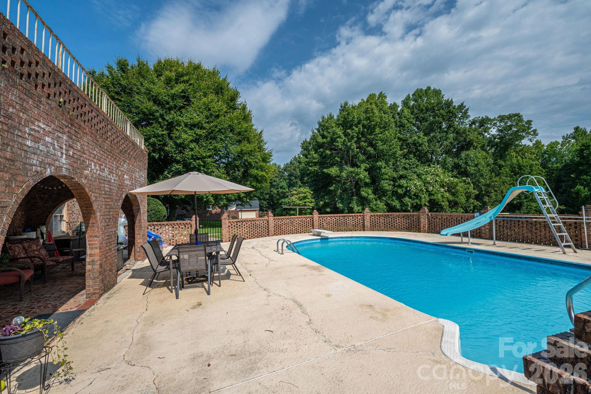 1000 Country Club Drive Property Photo 15