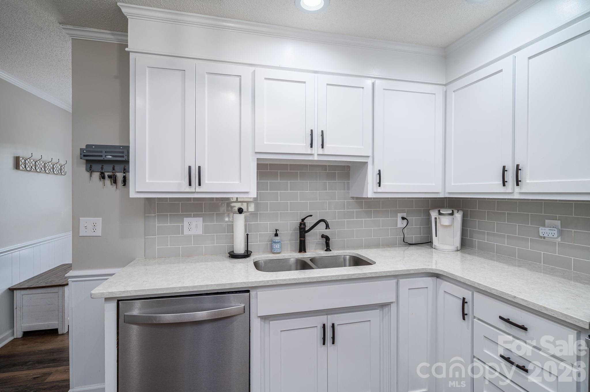 1000 Country Club Drive Property Photo 32