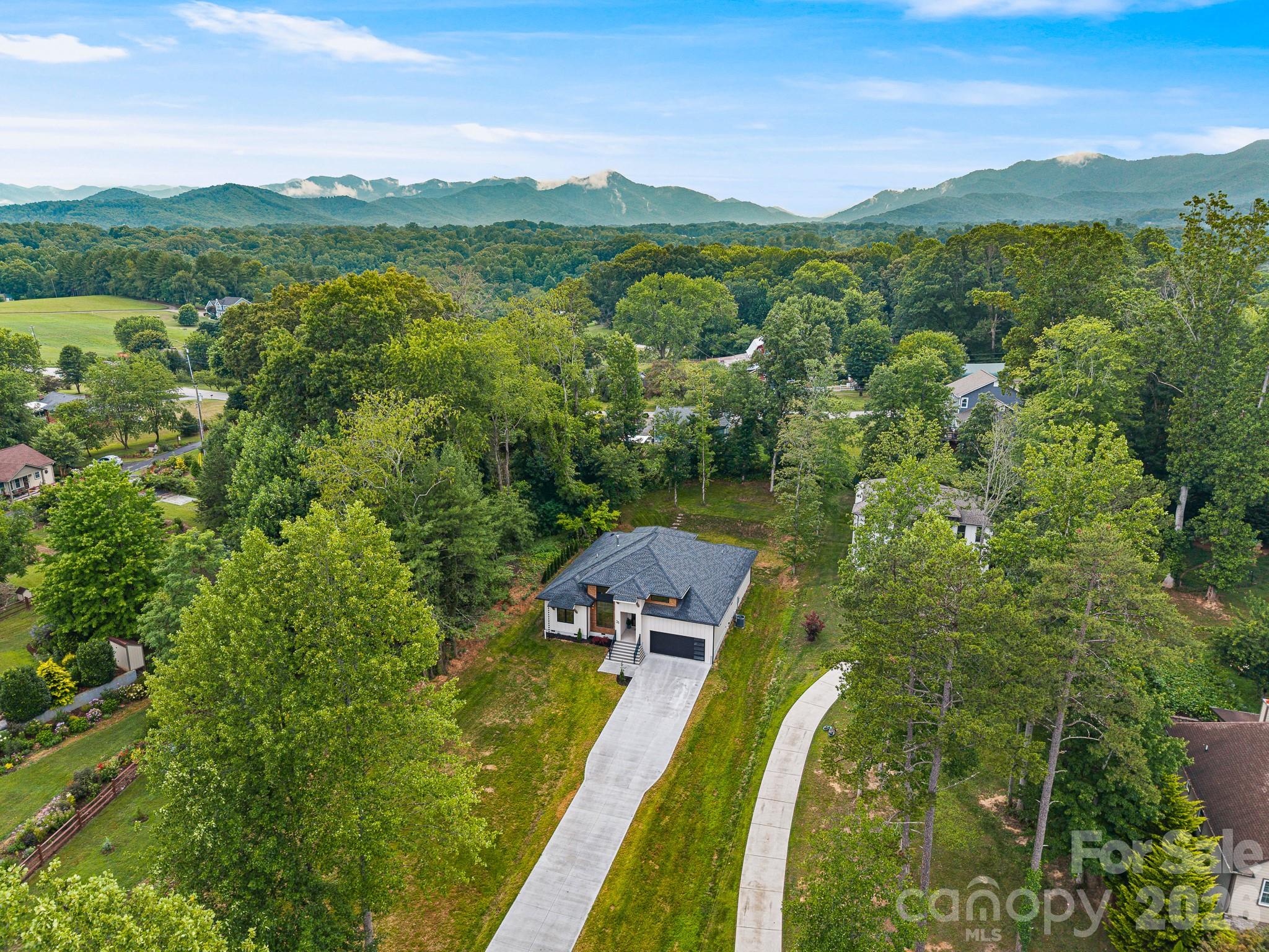 25 Copper Mill Court Property Photo 2