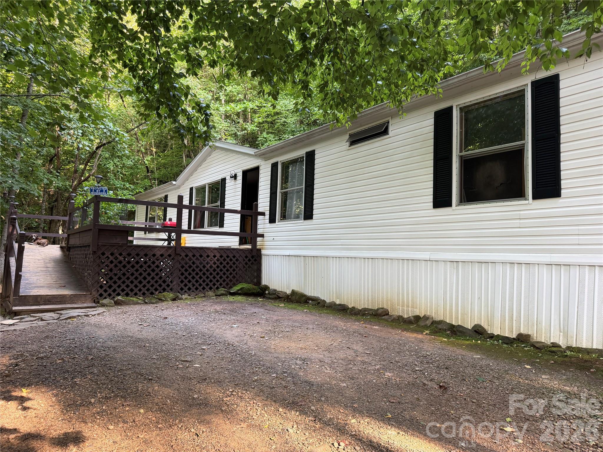 261 Warren Creek Road Property Photo 1