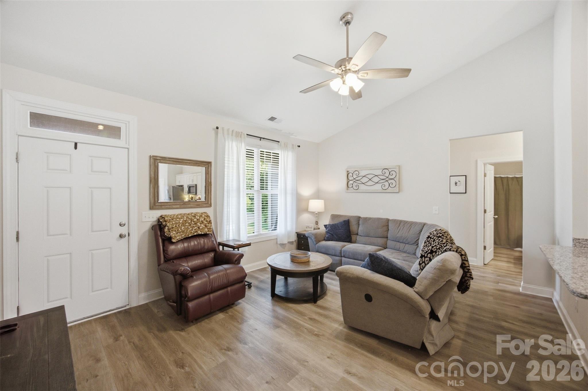 3177 Yosemite Drive Property Photo 4