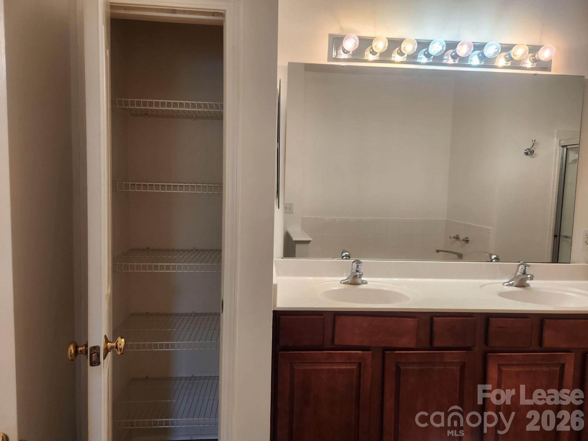 10522 Hill Point Court Property Photo 10