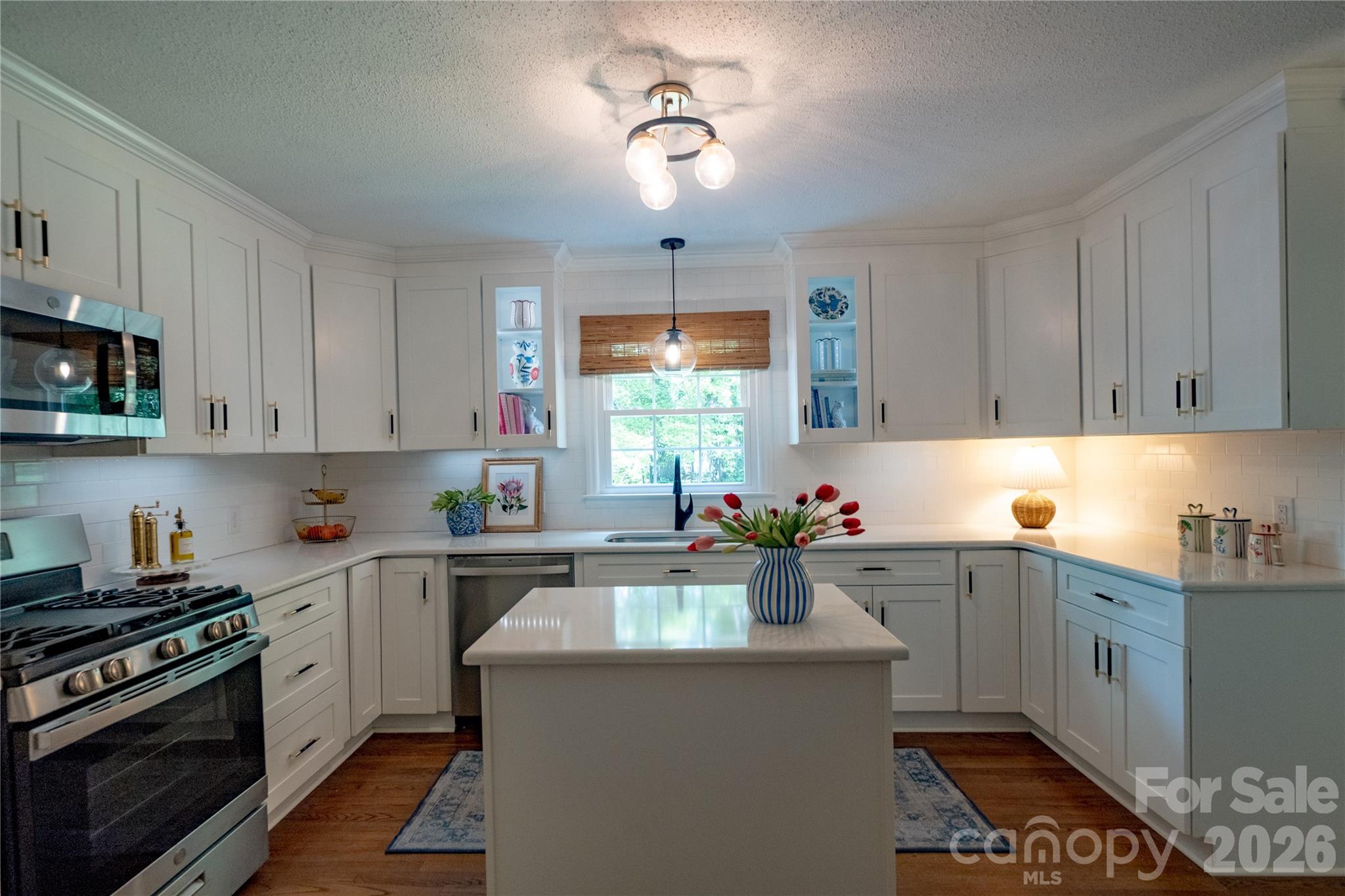 2312 Belmont Drive Property Photo 1