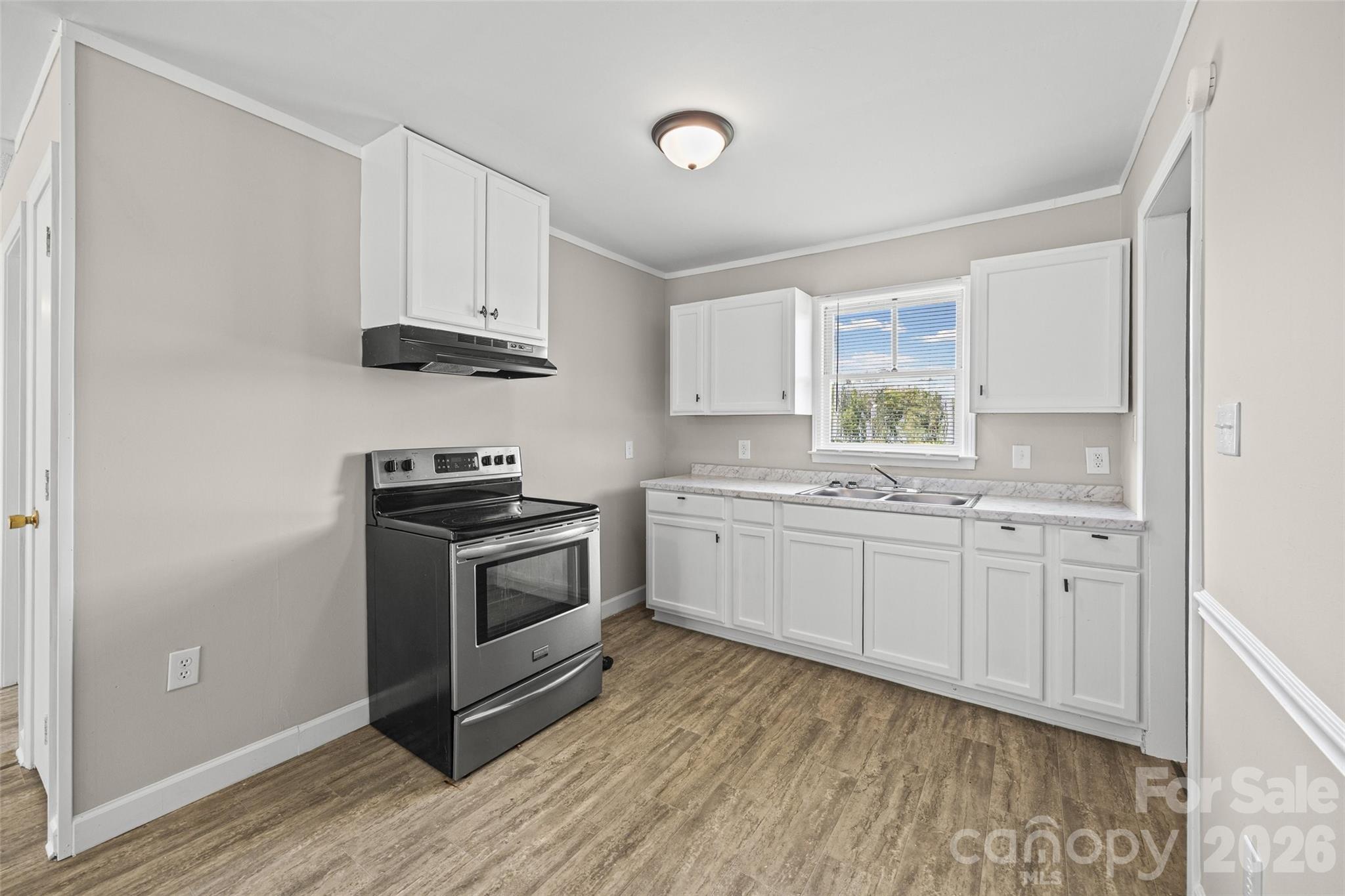 195 Moda Road Property Photo 8