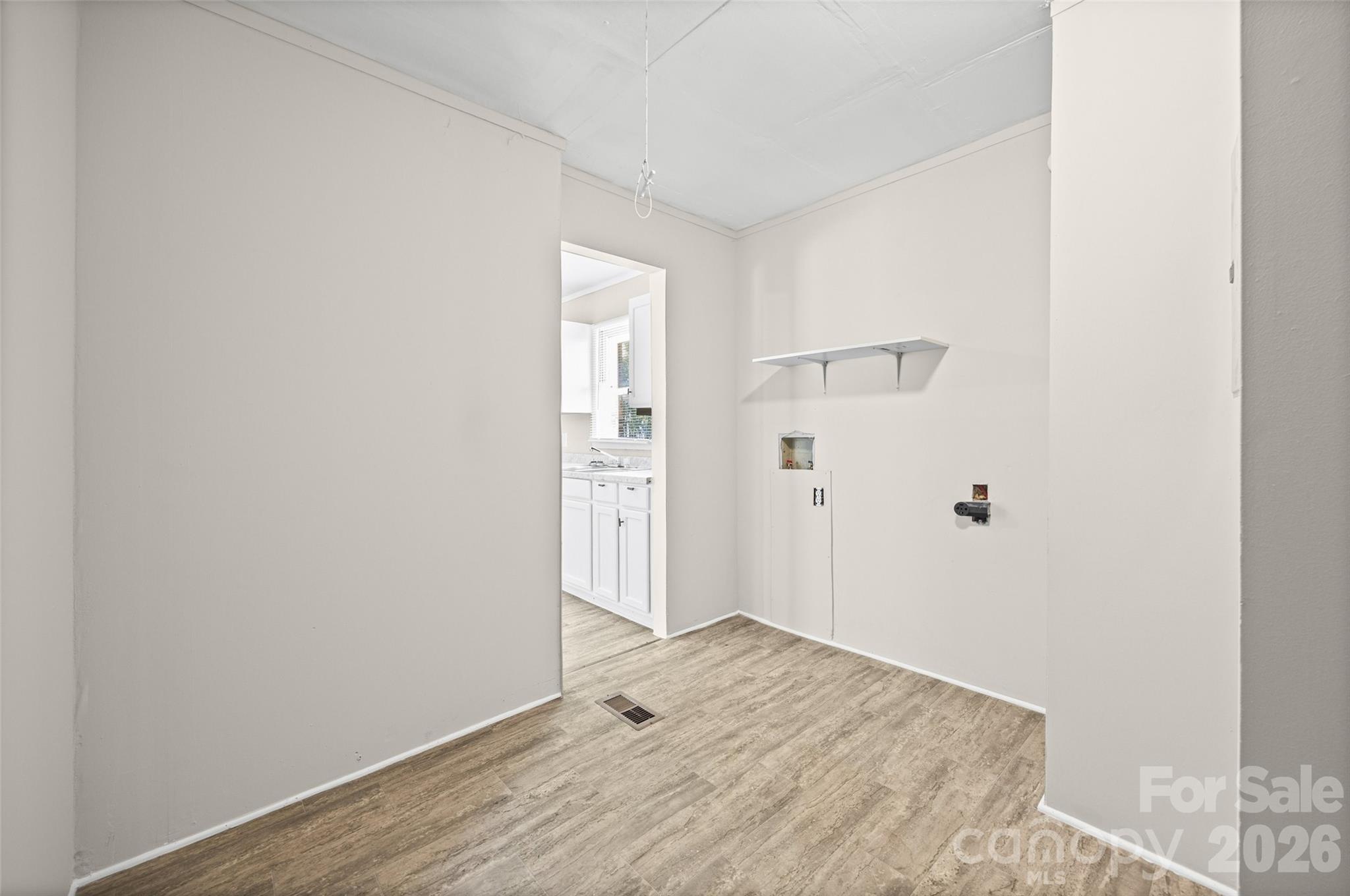 195 Moda Road Property Photo 9