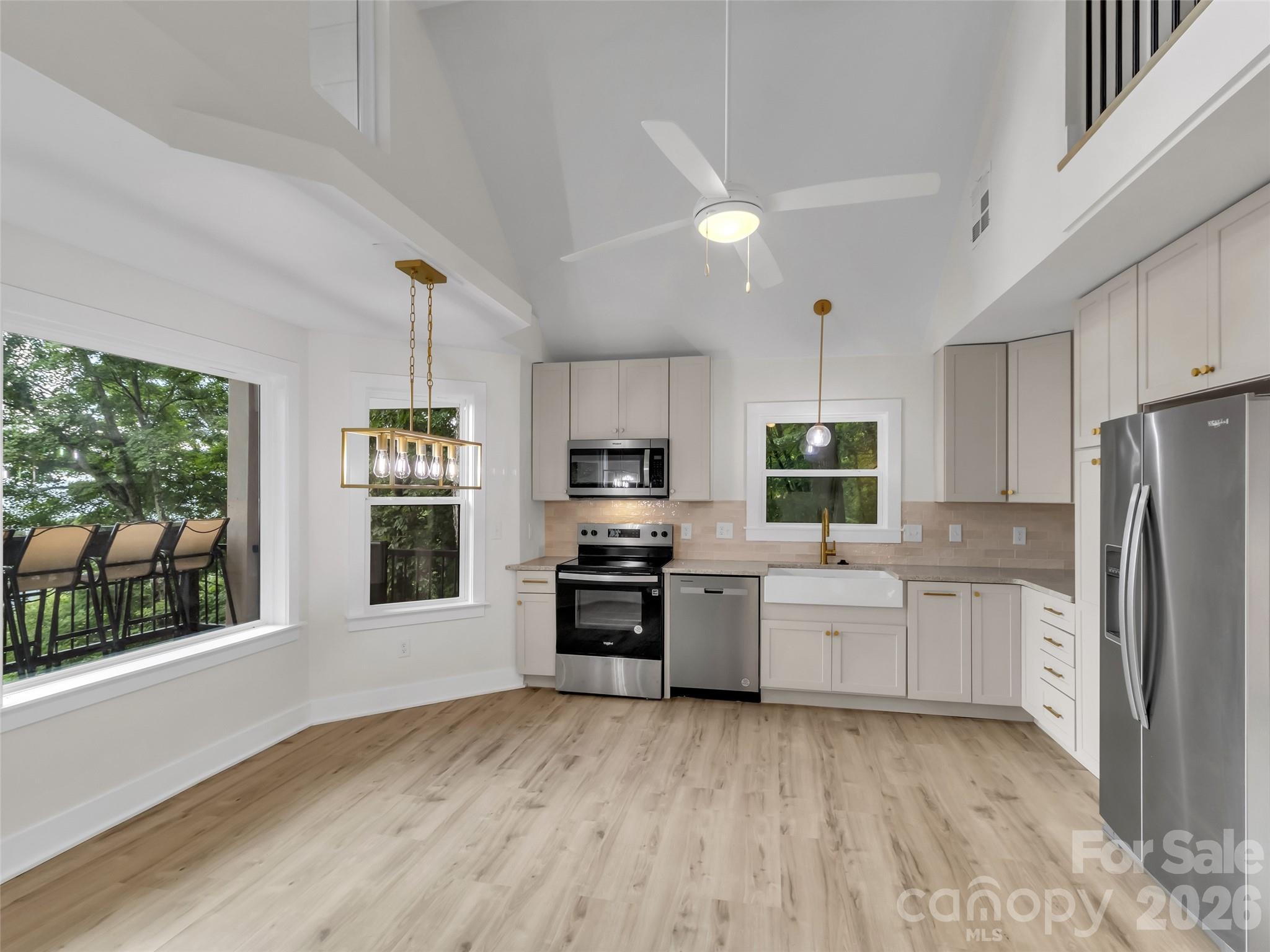1551 Apple Creek Road Property Photo 7