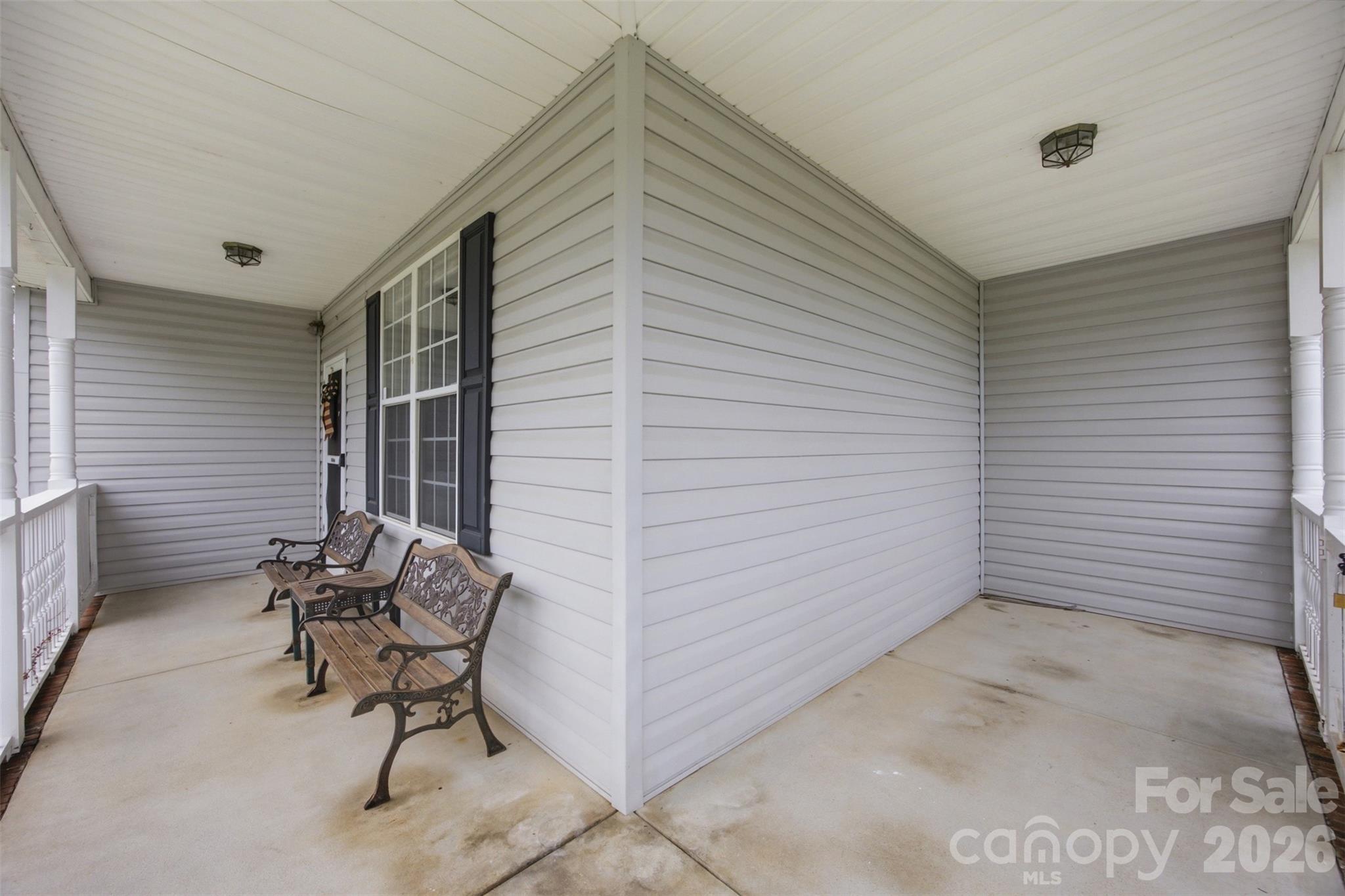 400 Brookhollow Drive Property Photo 6