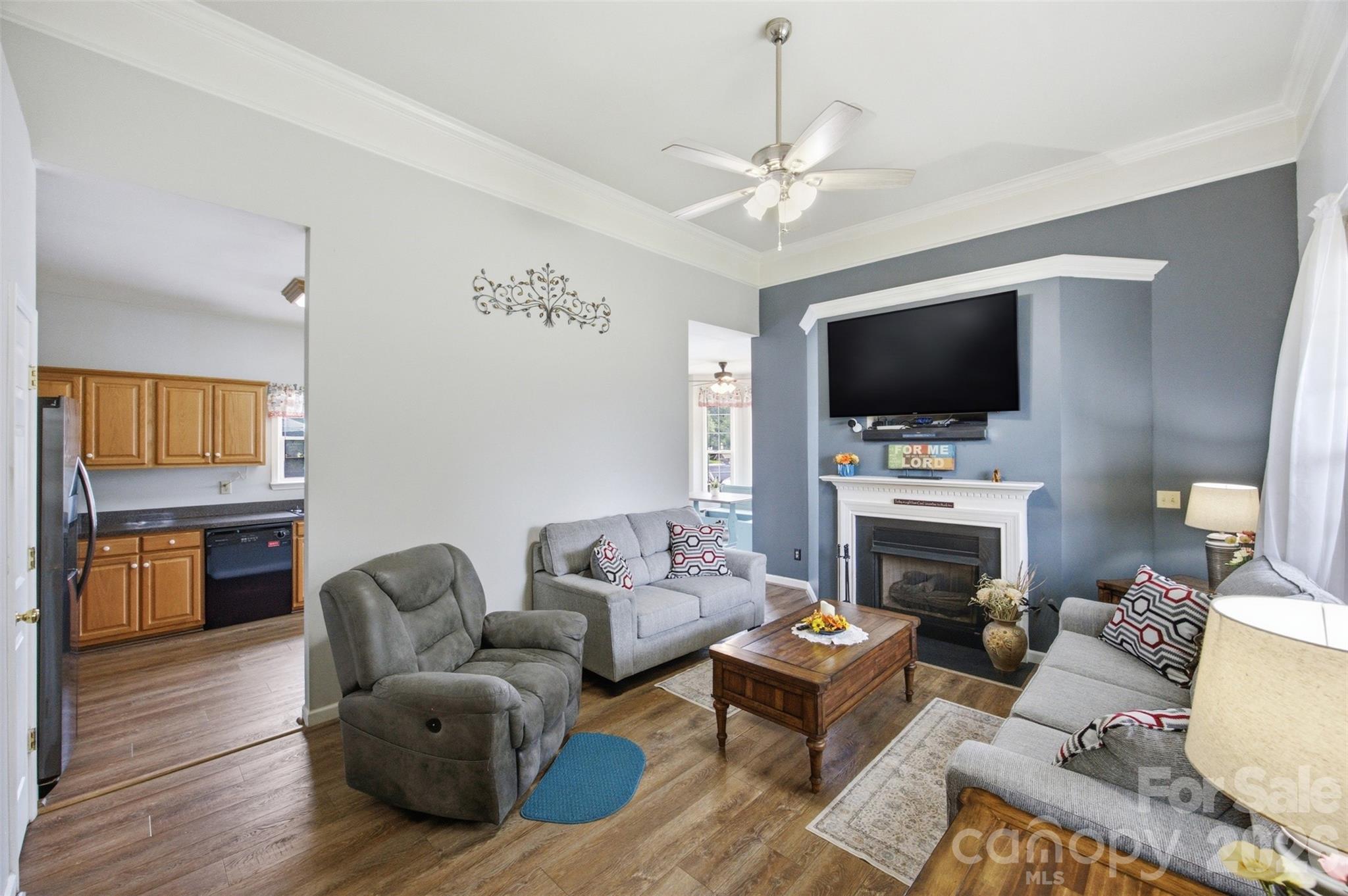 400 Brookhollow Drive Property Photo 7