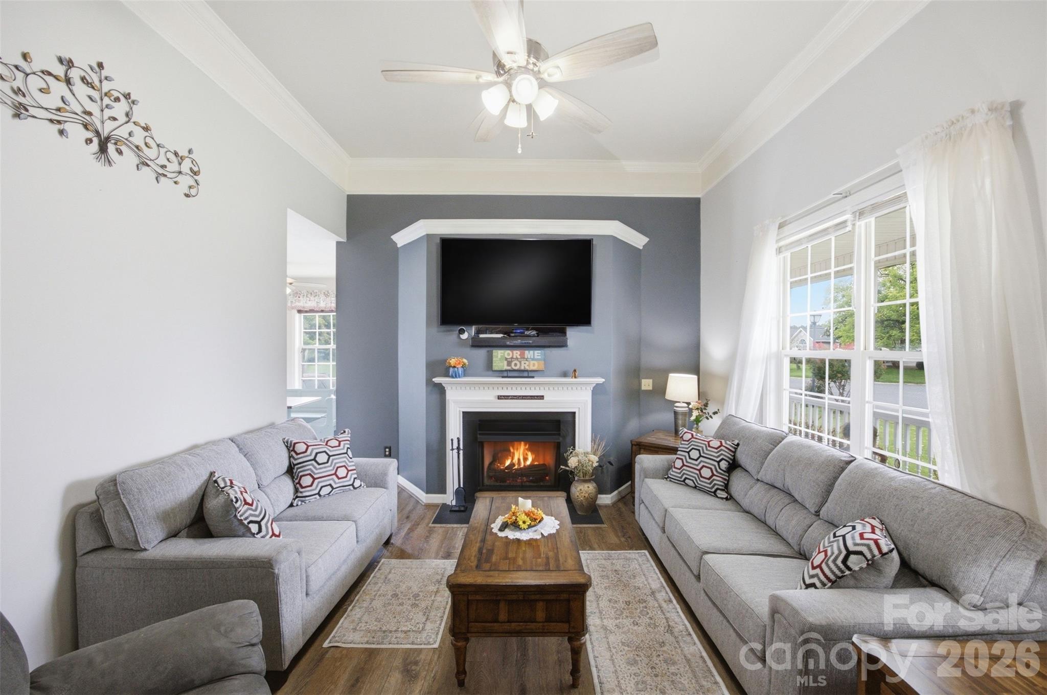 400 Brookhollow Drive Property Photo 8