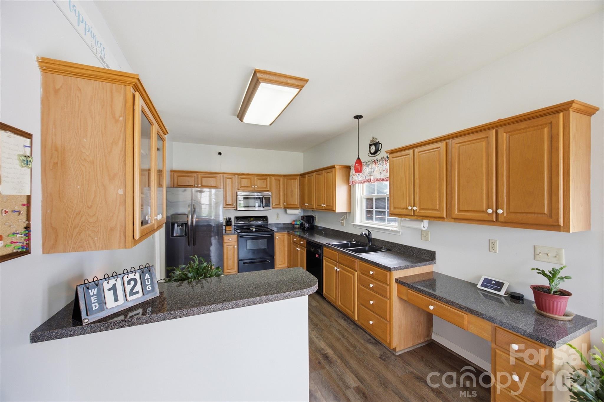 400 Brookhollow Drive Property Photo 13