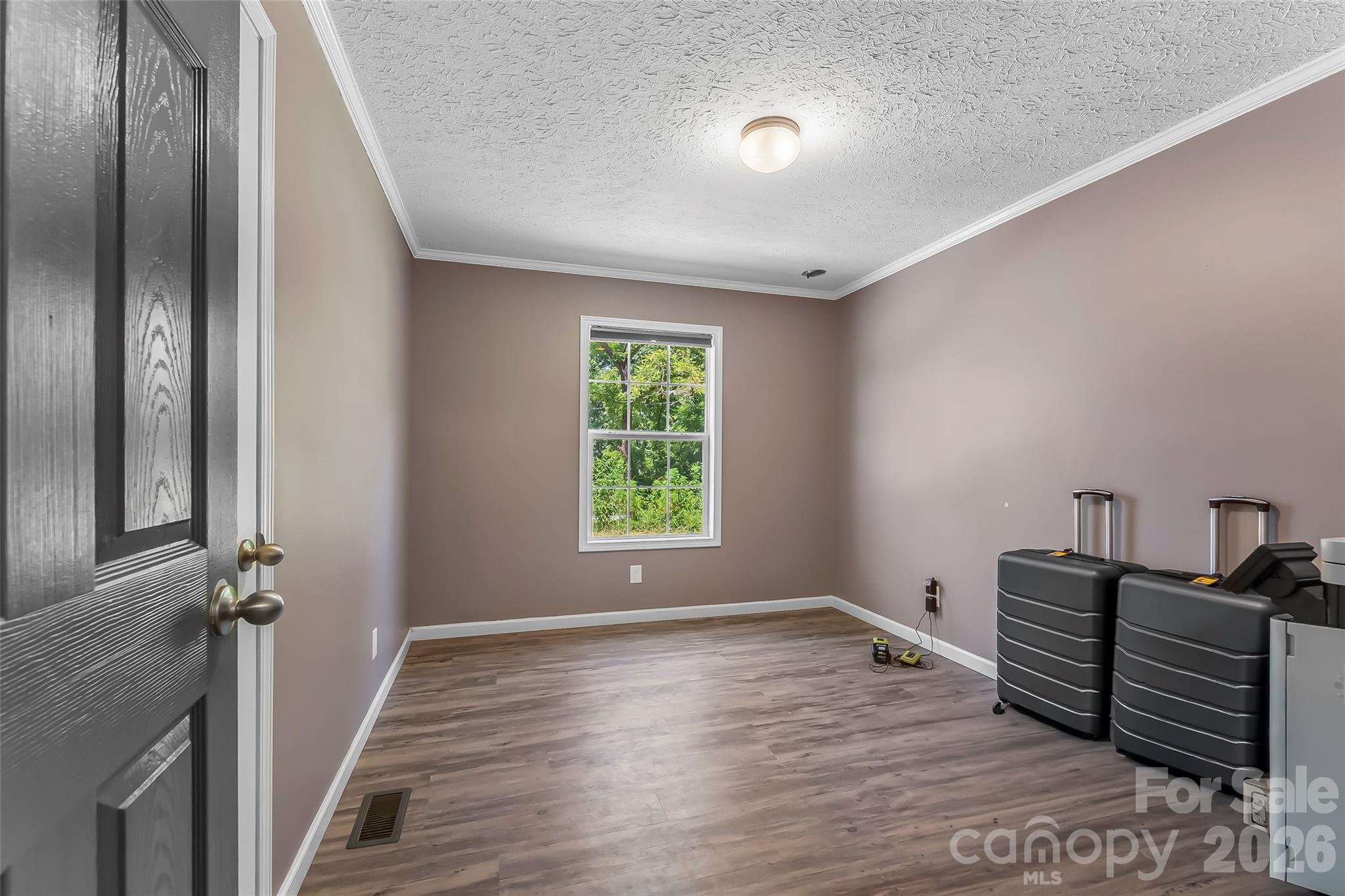 318 Souther Road Property Photo 6