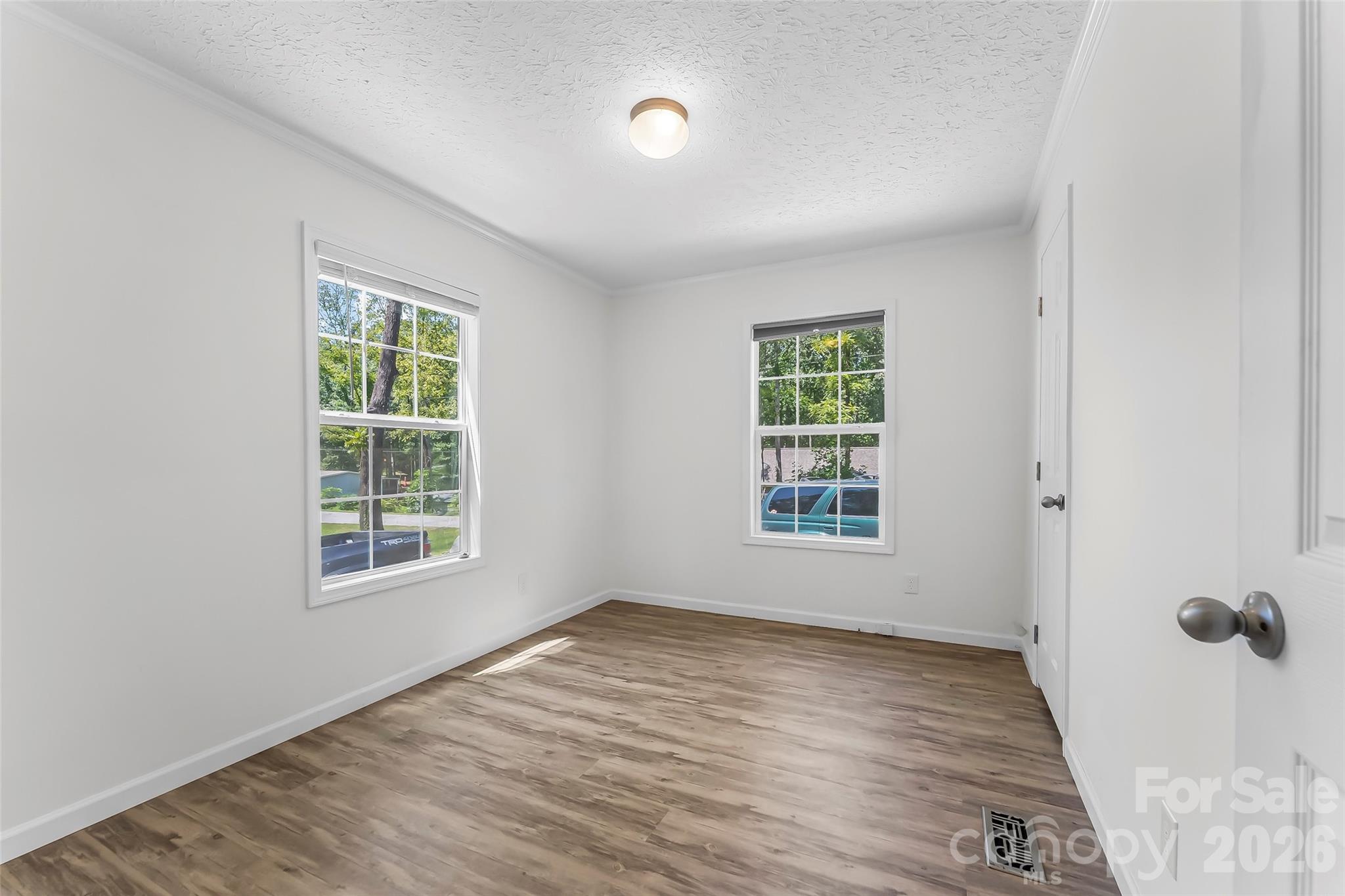 318 Souther Road Property Photo 7