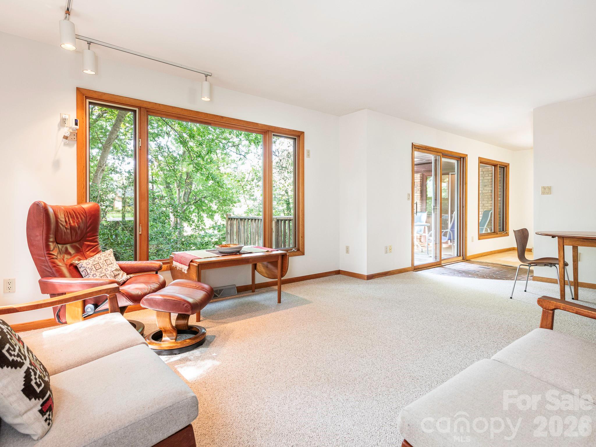 6211 Providence Court Property Photo 5