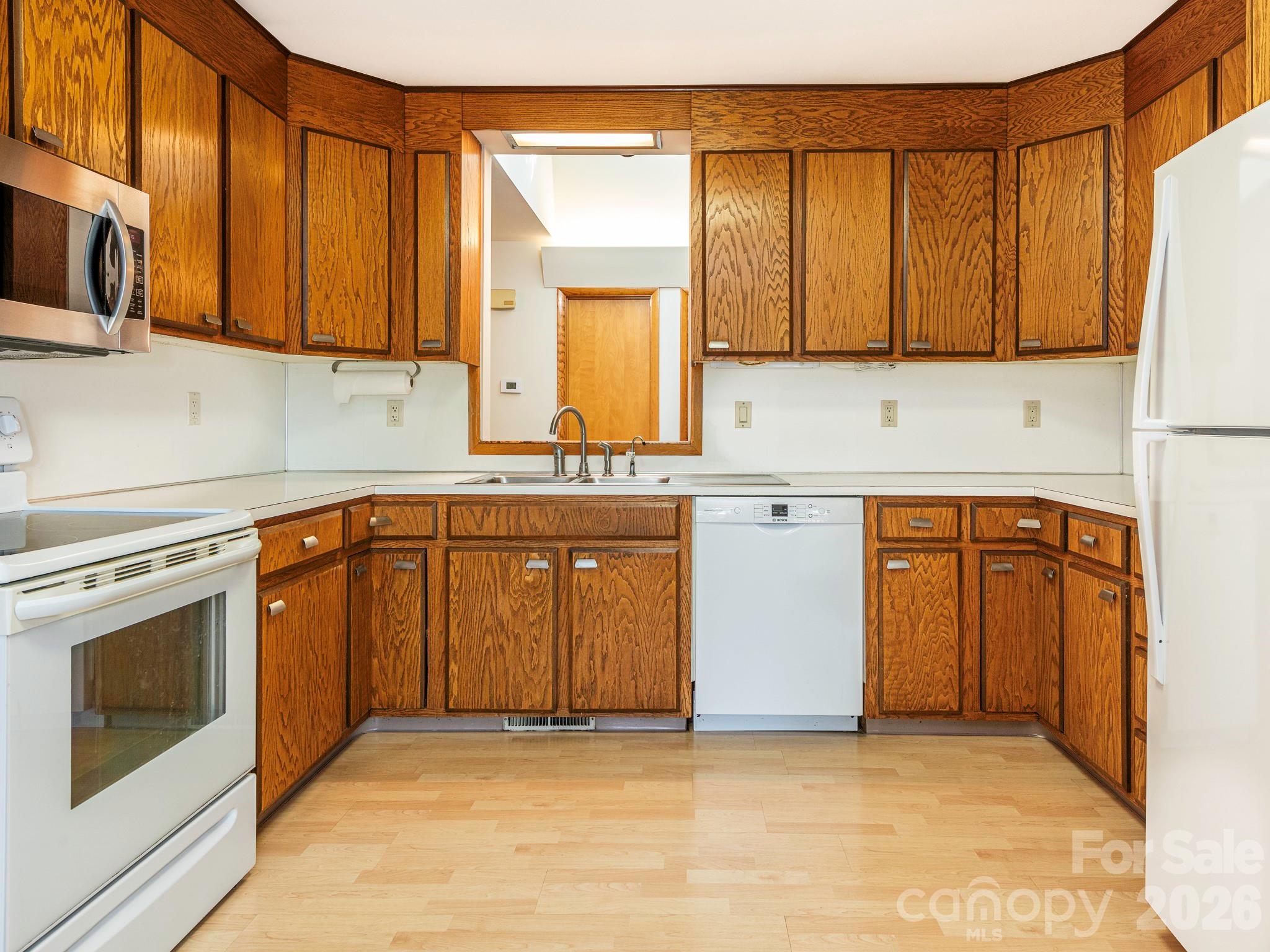 6211 Providence Court Property Photo 8