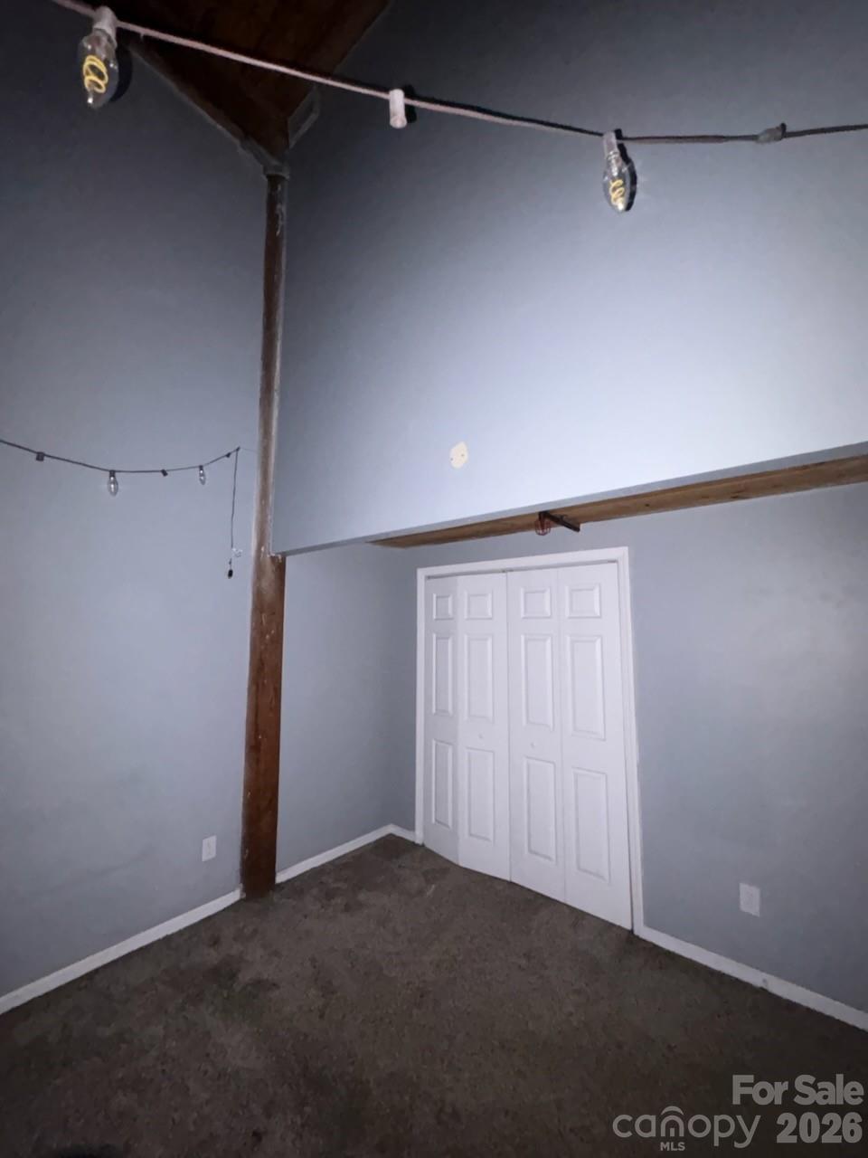 201 S Hoskins Road 318 Property Photo 10