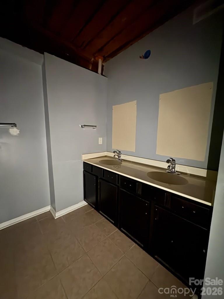 201 S Hoskins Road 318 Property Photo 19