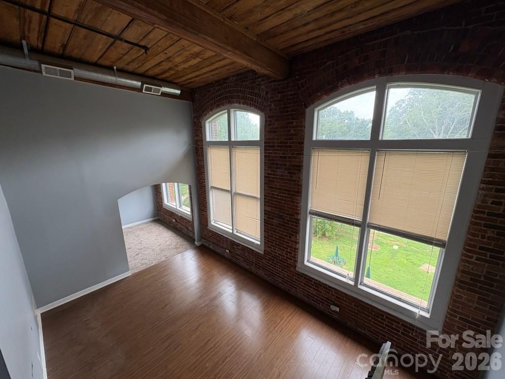 201 S Hoskins Road 318 Property Photo 22